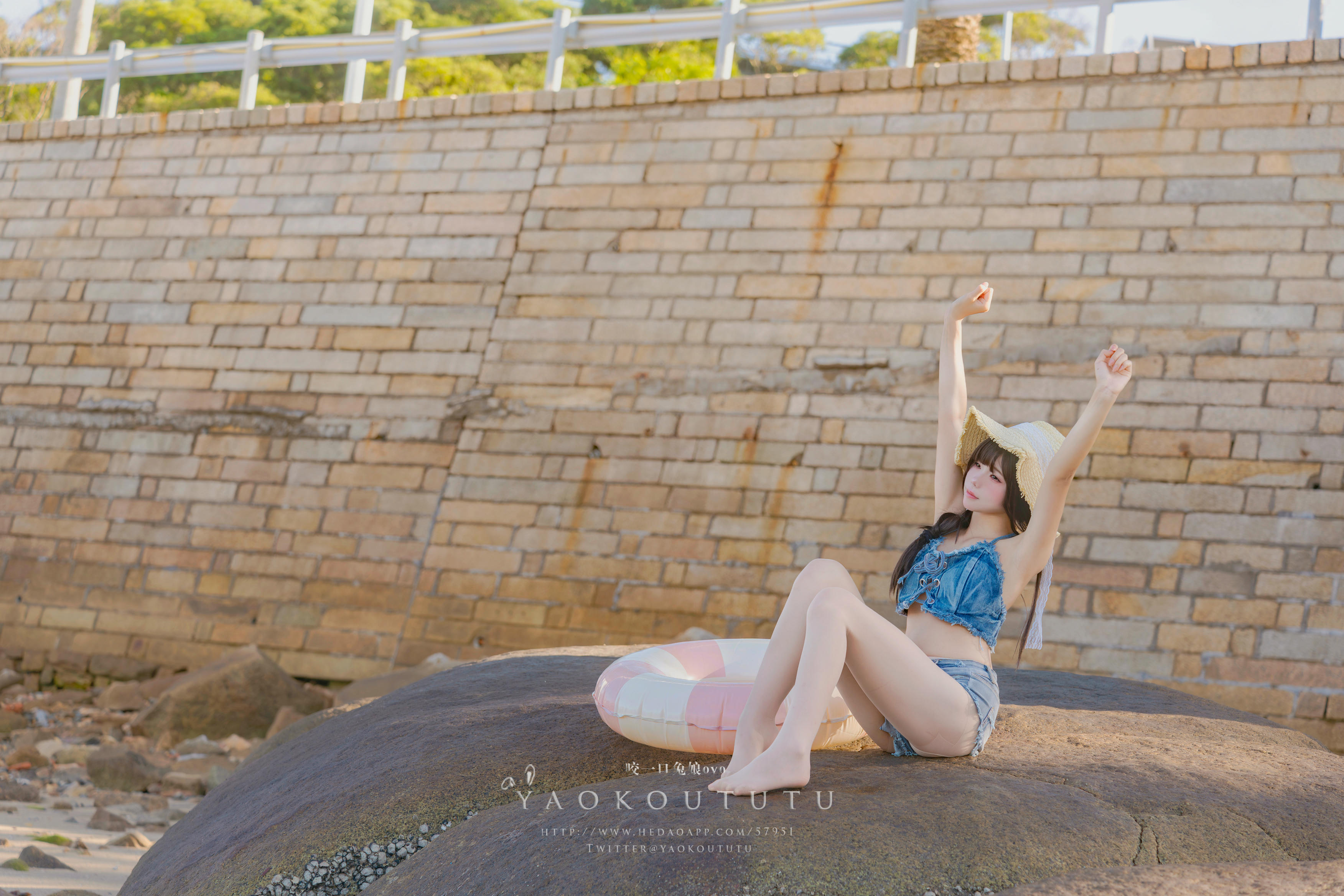 黏黏团子兔 NO.101 咬一口兔娘ovo『海の夏日』Shotgun [83P1V 1.44GB]_第2集