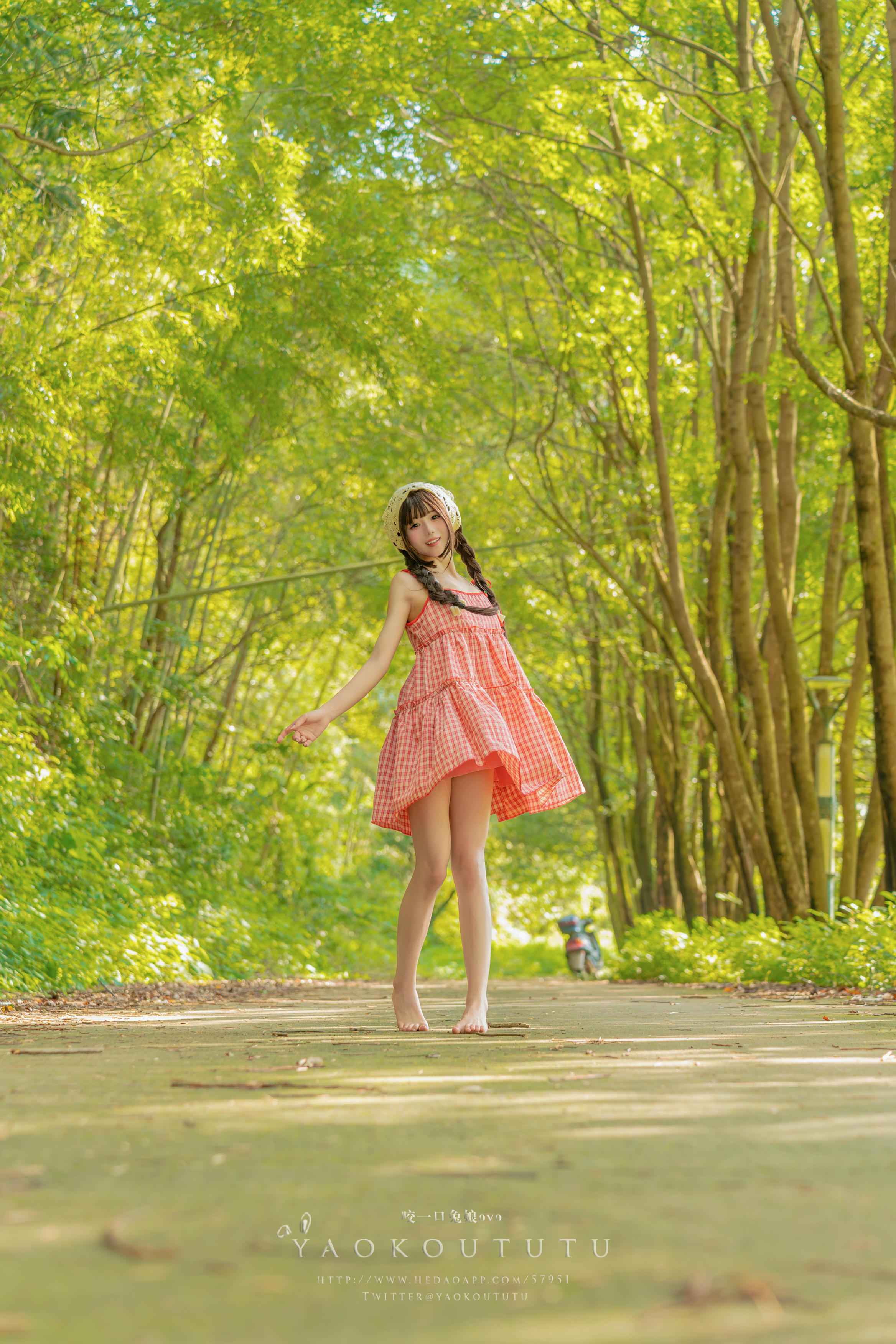 黏黏团子兔 NO.102 咬一口兔娘ovo『绿野茶会』Lovesick girls [69P1V 1.35GB]_第2集