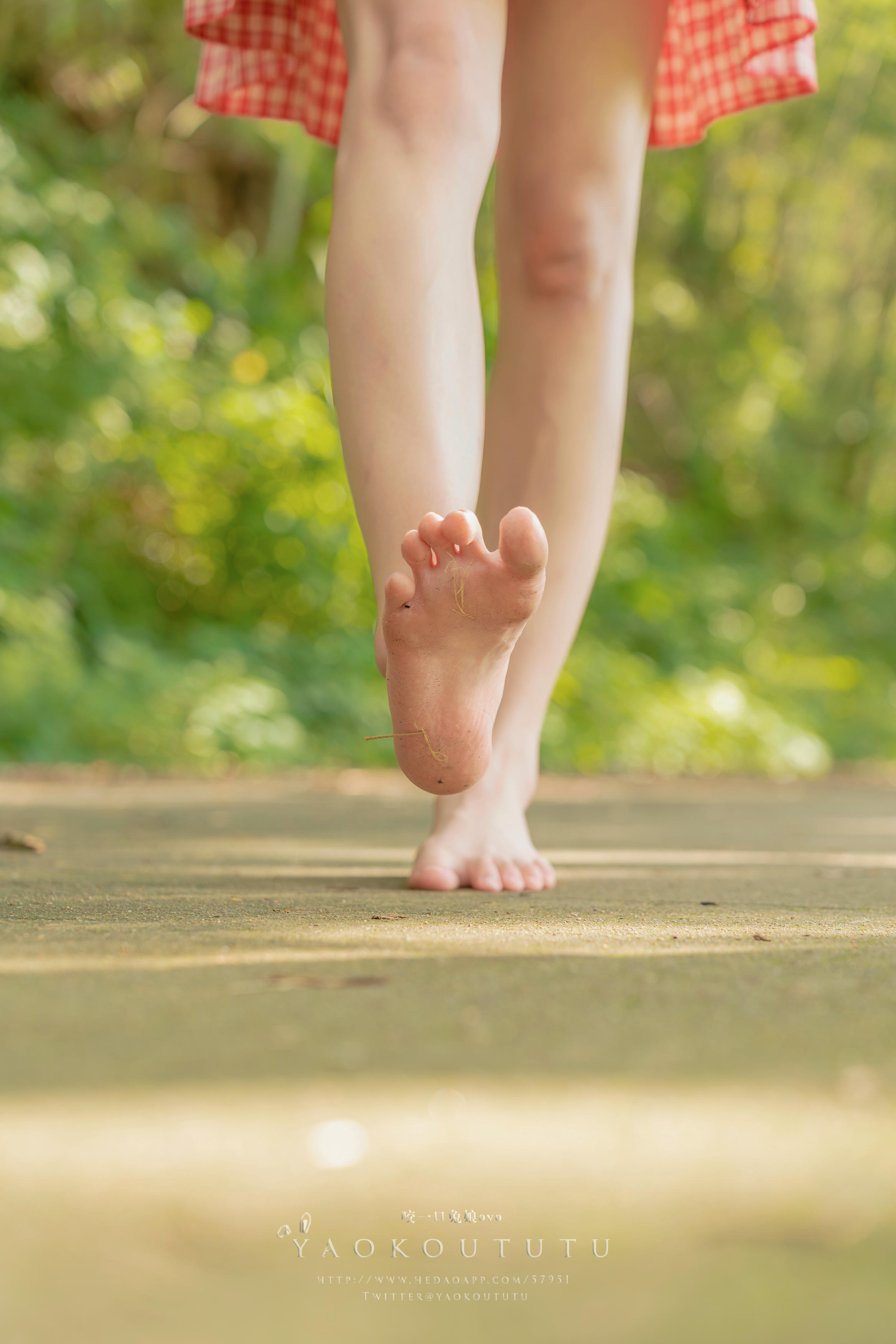 黏黏团子兔 NO.102 咬一口兔娘ovo『绿野茶会』Lovesick girls [69P1V 1.35GB]_第2集