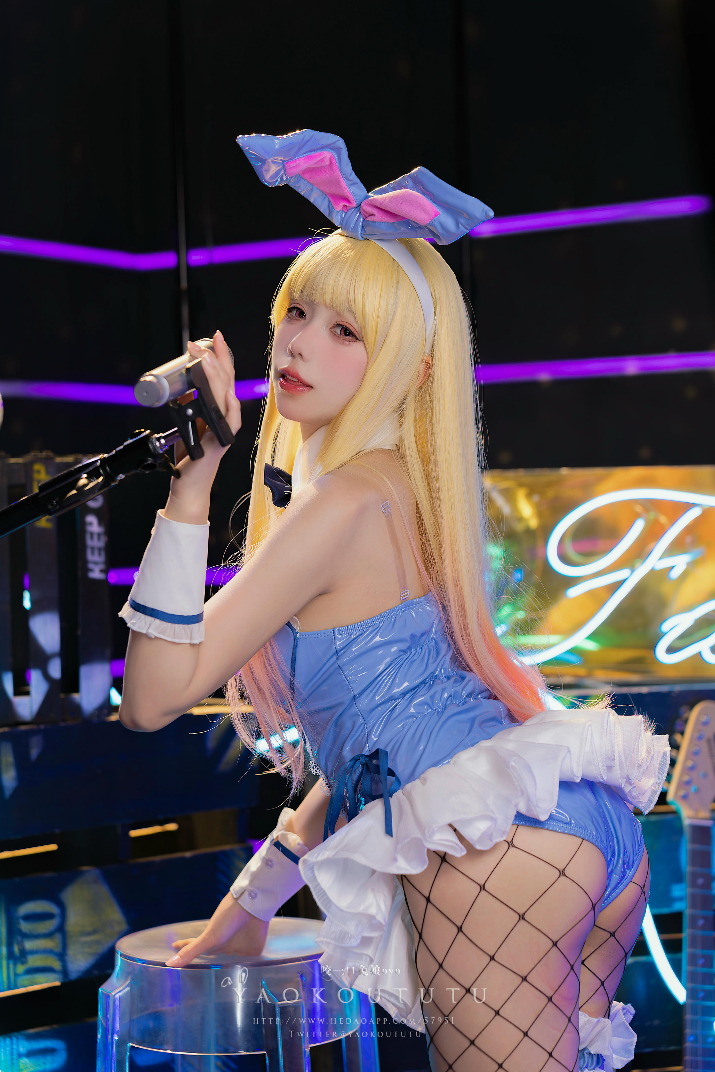 黏黏团子兔 NO.107 咬一口兔娘ovo 喜多川兔女郎&Be My Poi [70P1V-1.4G]_第1集