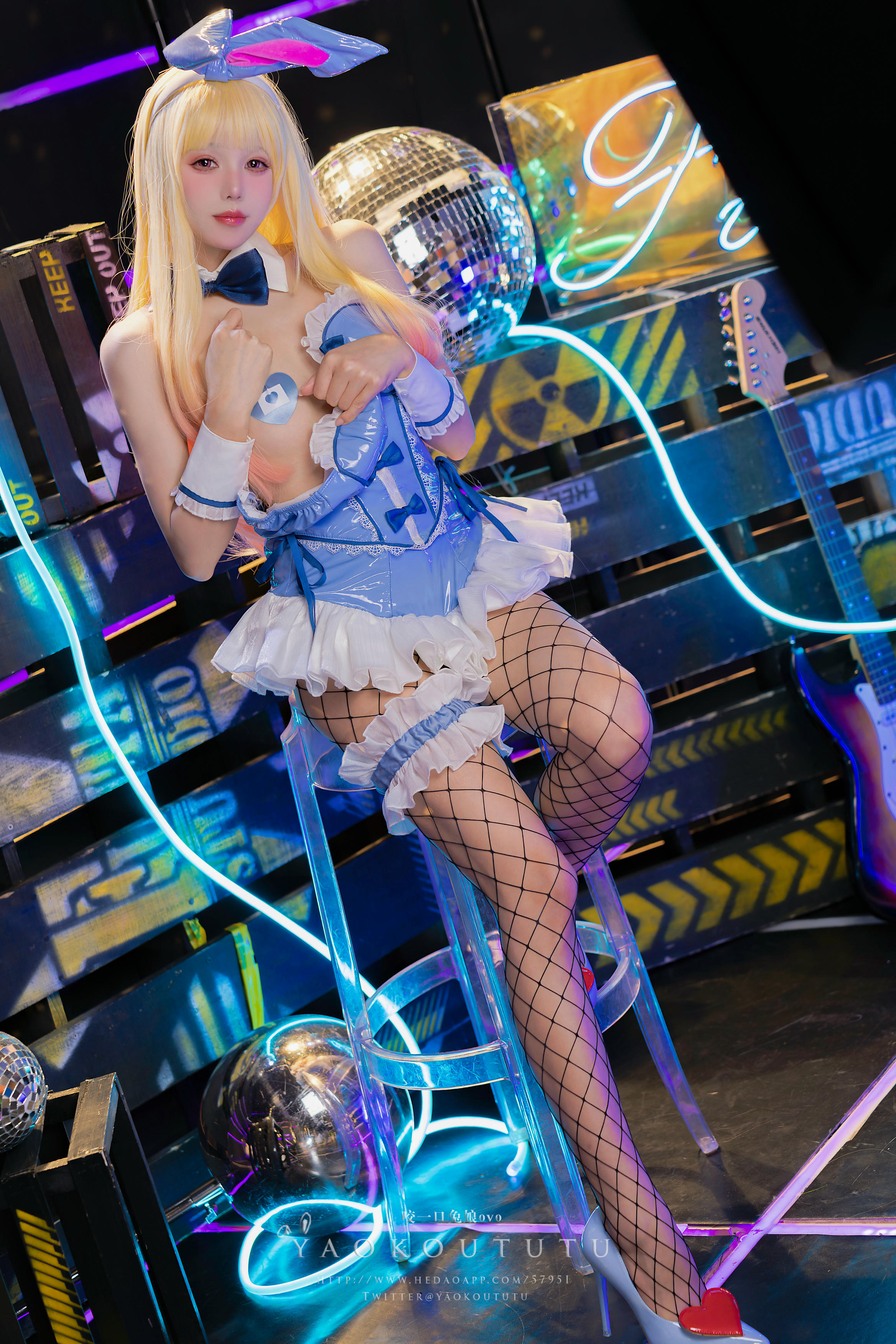 黏黏团子兔 NO.107 咬一口兔娘ovo 喜多川兔女郎&Be My Poi [70P1V-1.4G]_第2集