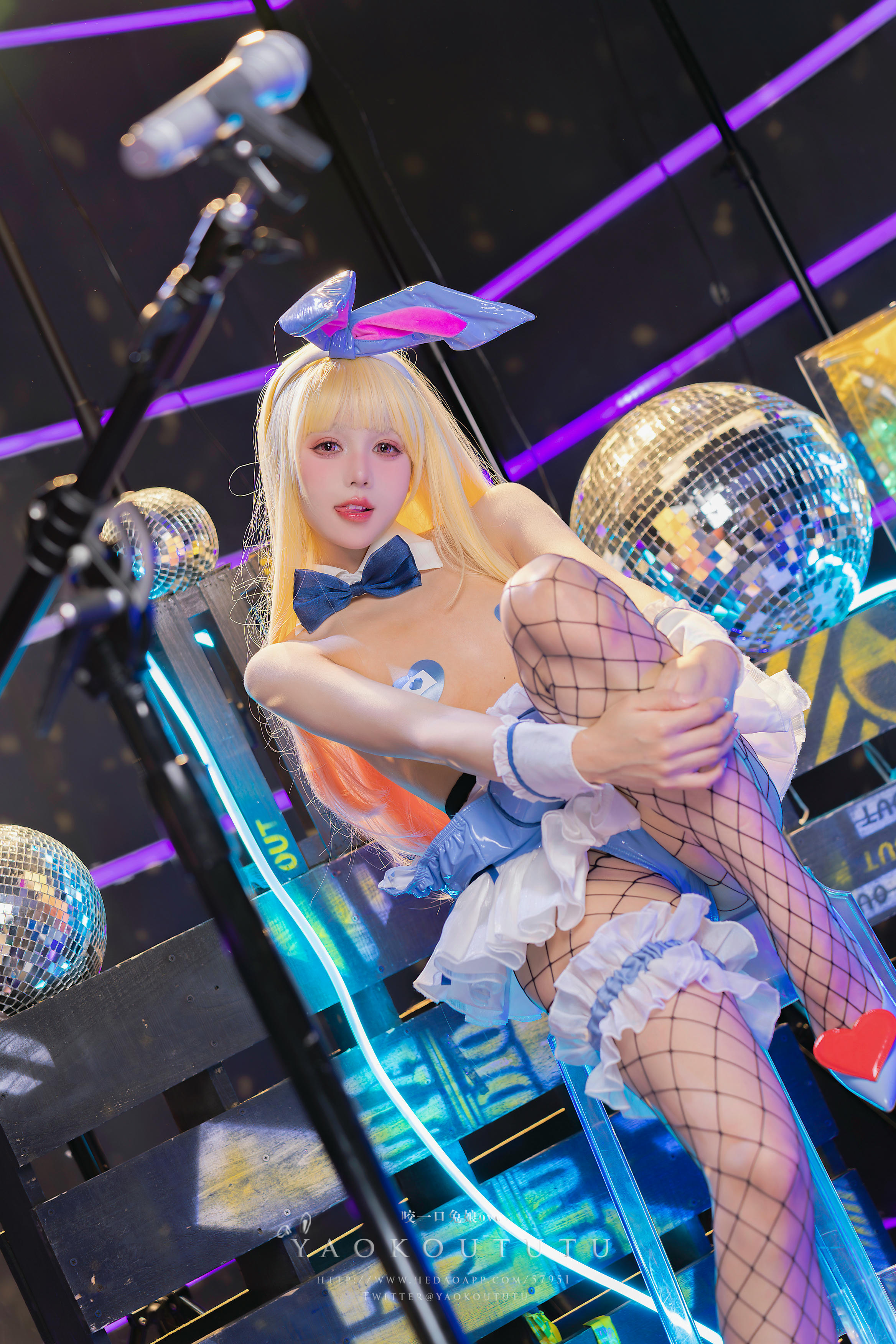 黏黏团子兔 NO.107 咬一口兔娘ovo 喜多川兔女郎&Be My Poi [70P1V-1.4G]_第2集