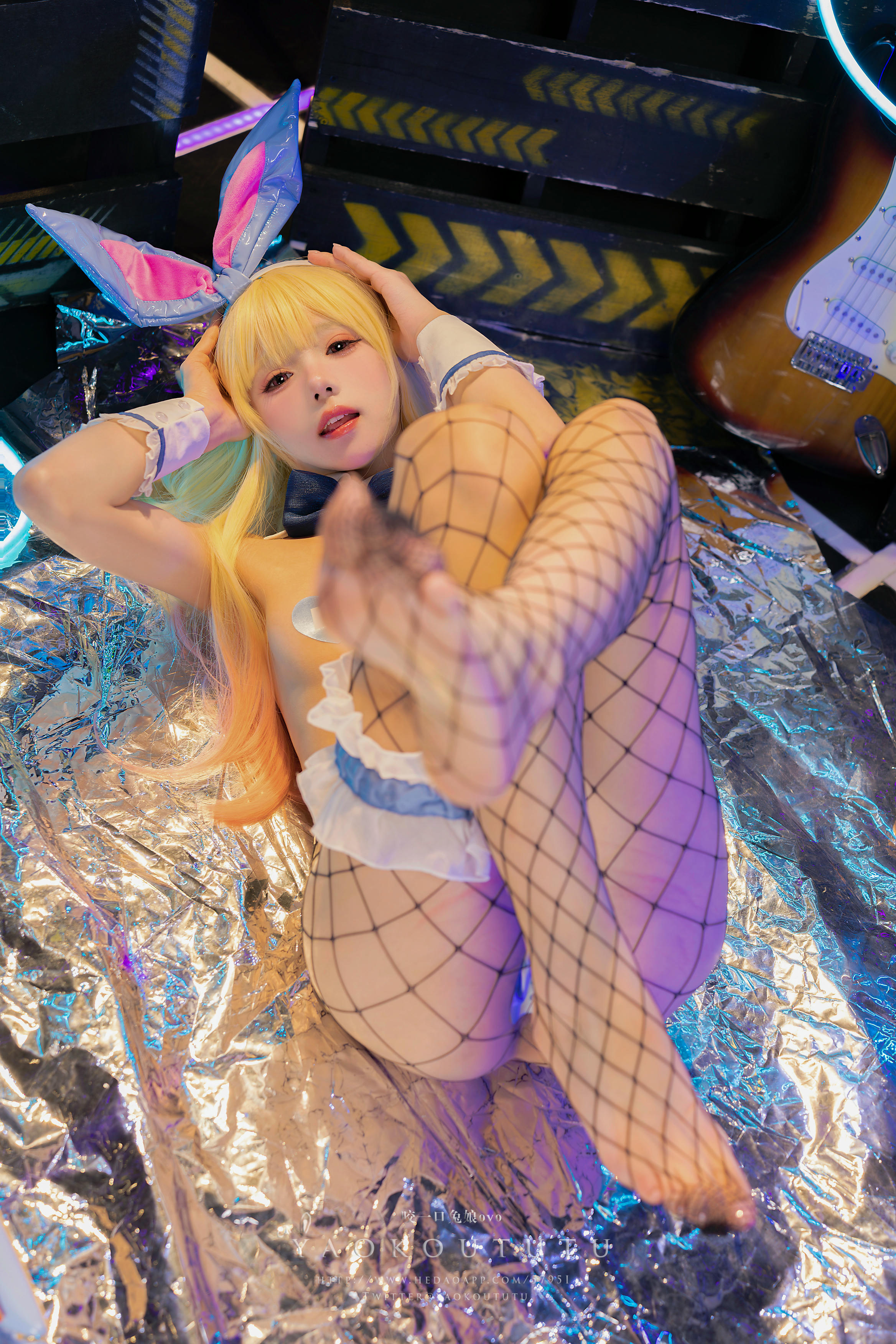 黏黏团子兔 NO.107 咬一口兔娘ovo 喜多川兔女郎&Be My Poi [70P1V-1.4G]_第3集