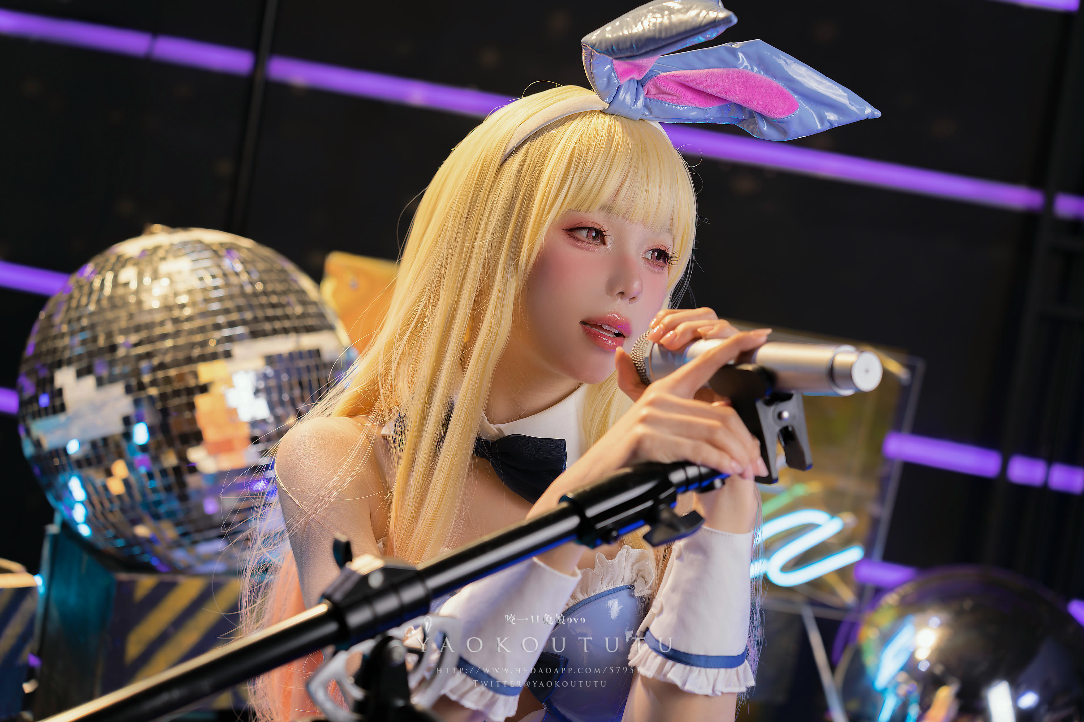 黏黏团子兔 NO.107 咬一口兔娘ovo 喜多川兔女郎&Be My Poi [70P1V-1.4G]_第1集