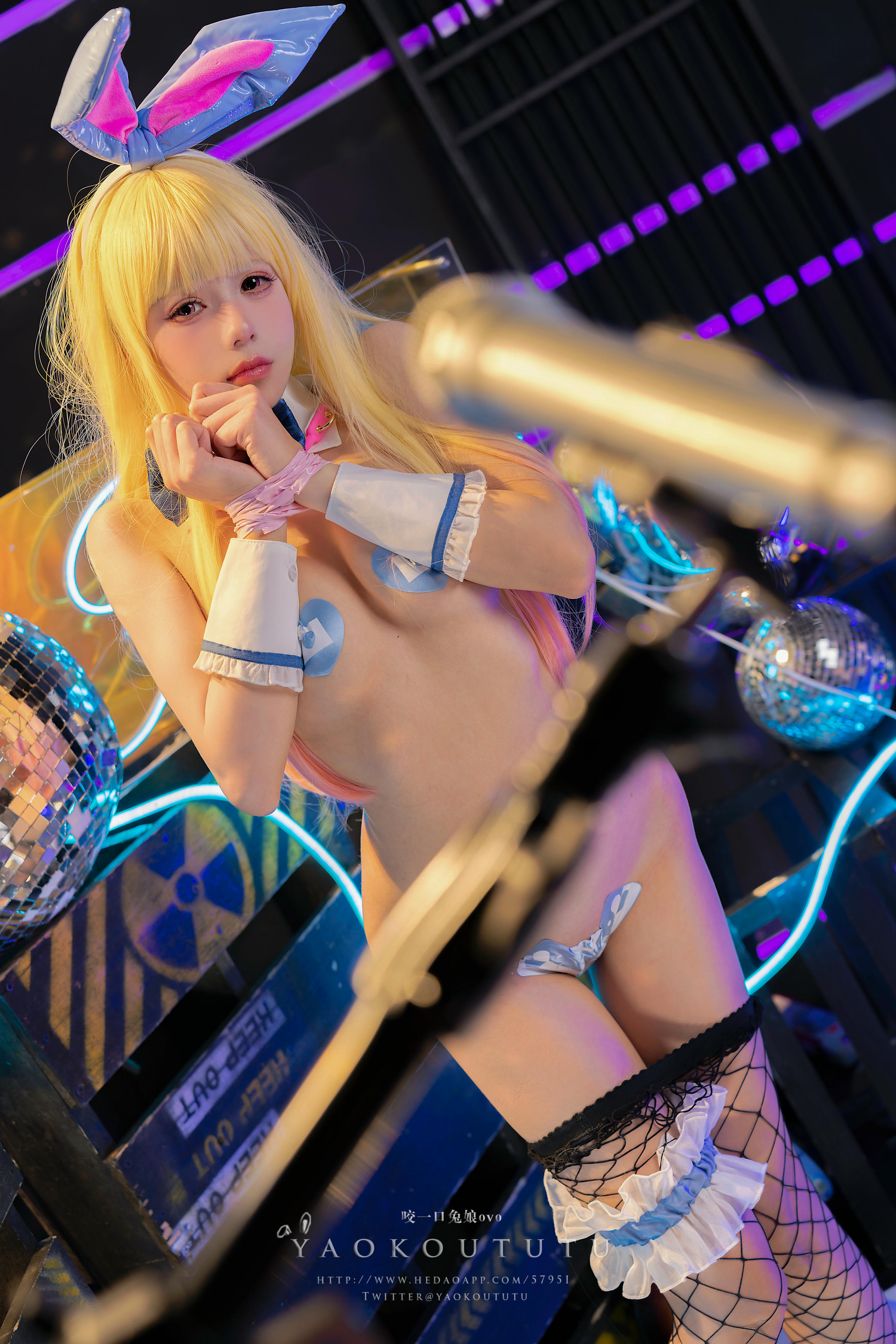 黏黏团子兔 NO.107 咬一口兔娘ovo 喜多川兔女郎&Be My Poi [70P1V-1.4G]_第3集