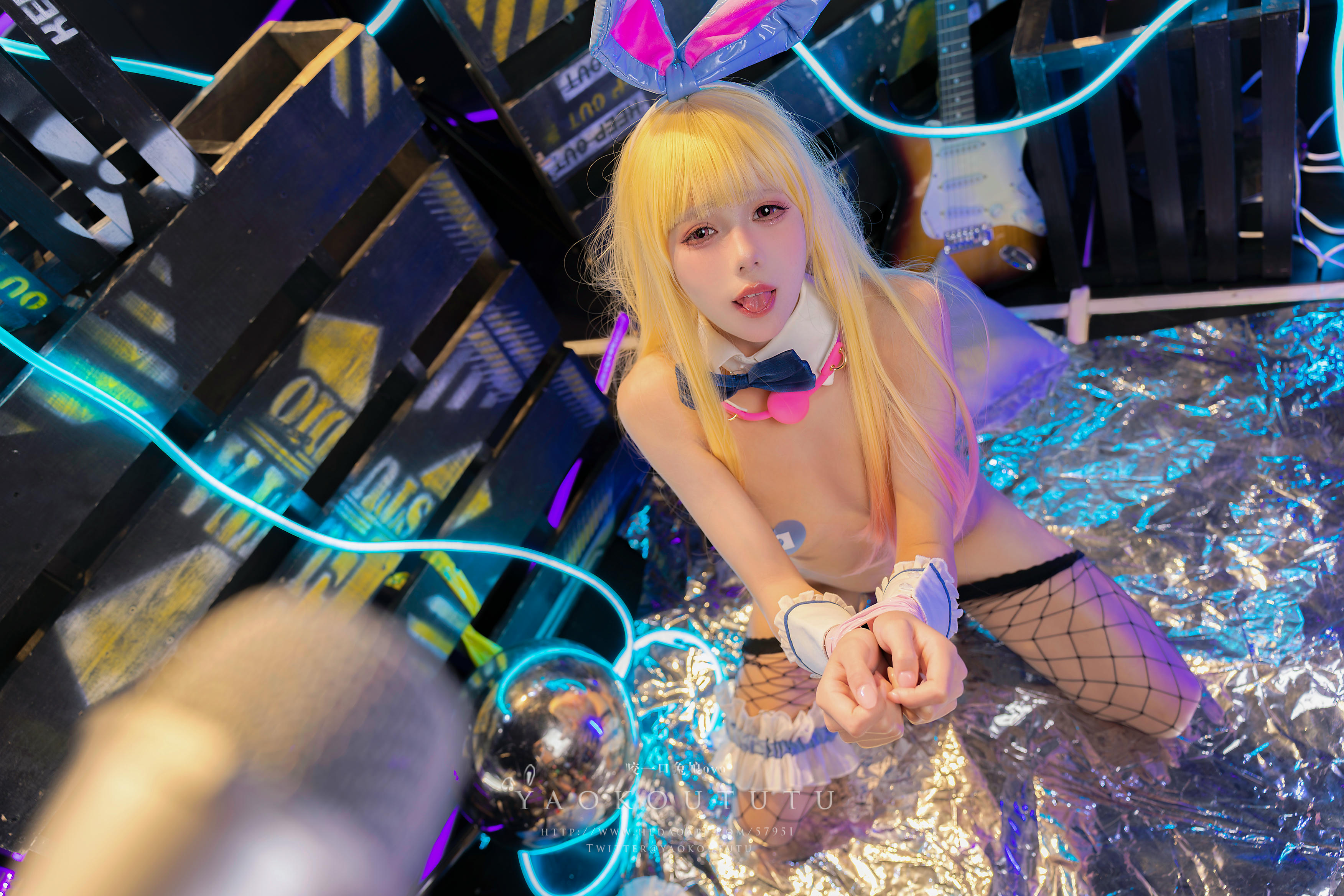 黏黏团子兔 NO.107 咬一口兔娘ovo 喜多川兔女郎&Be My Poi [70P1V-1.4G]_第4集