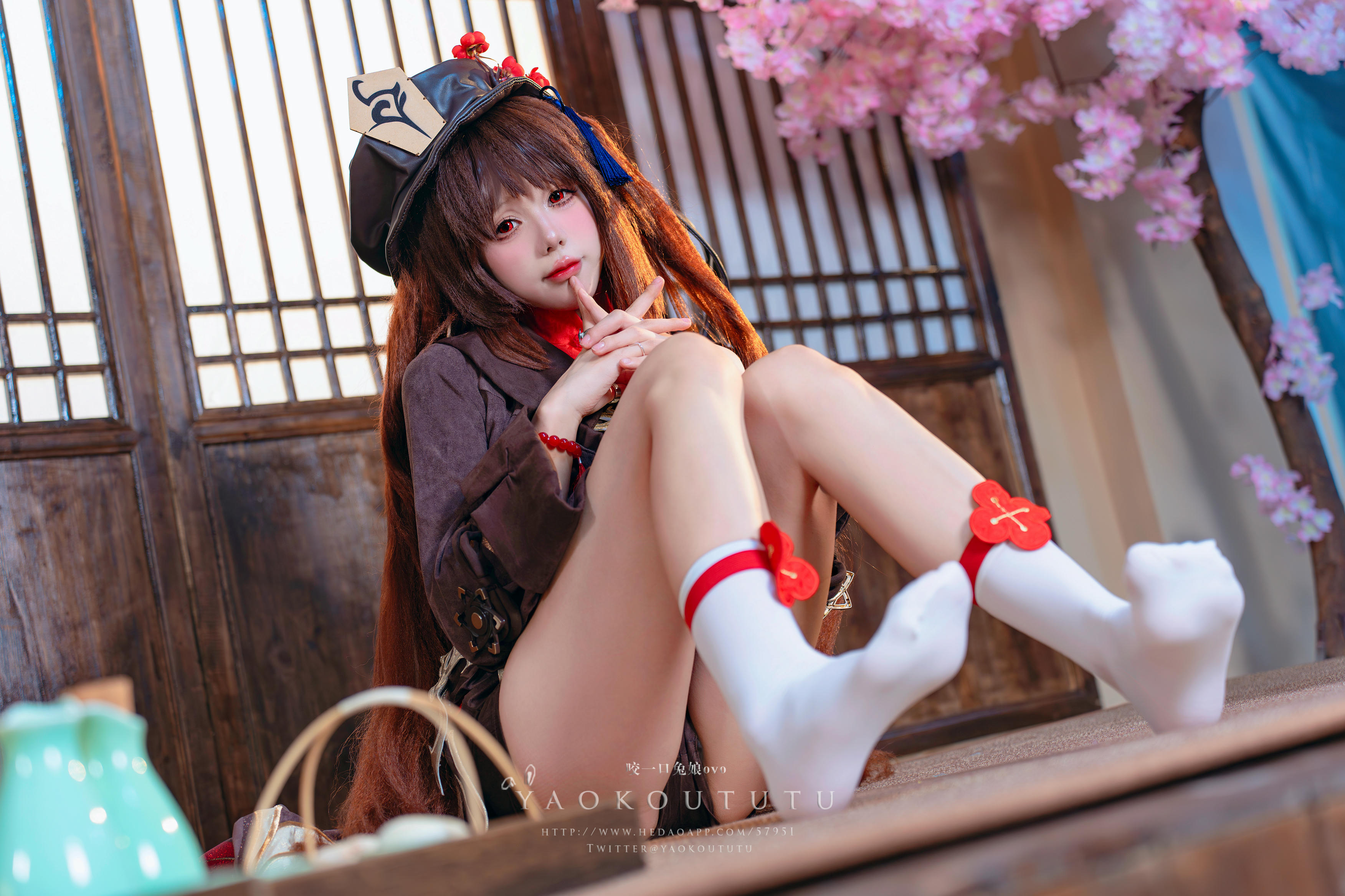 黏黏团子兔 NO.108 咬一口兔娘ovo 往生堂堂主胡桃&ミチノチモシーキミノキモチ [66P1V-1.51G]_第1集