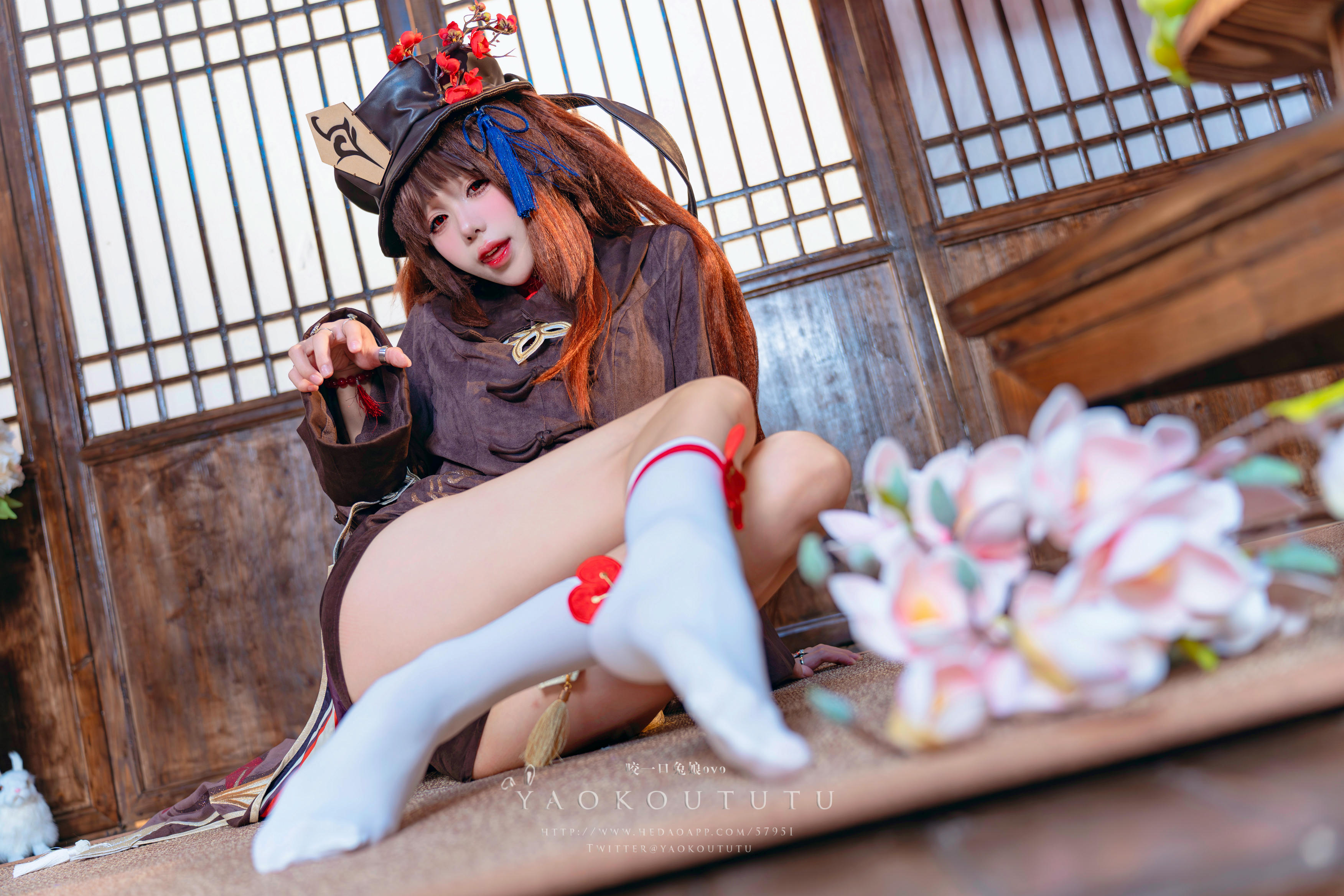 黏黏团子兔 NO.108 咬一口兔娘ovo 往生堂堂主胡桃&ミチノチモシーキミノキモチ [66P1V-1.51G]_第1集