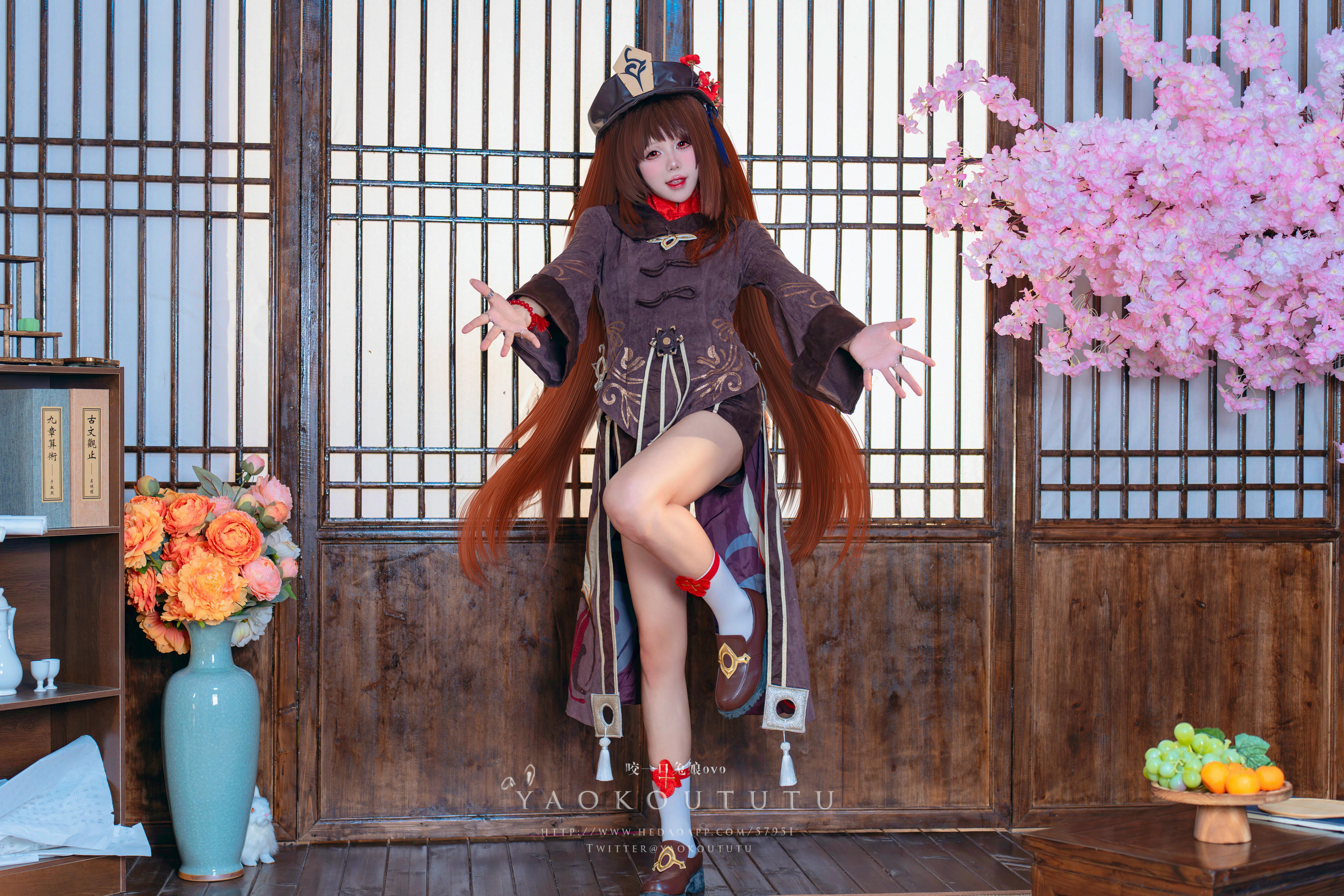 黏黏团子兔 NO.108 咬一口兔娘ovo 往生堂堂主胡桃&ミチノチモシーキミノキモチ [66P1V-1.51G]_第3集