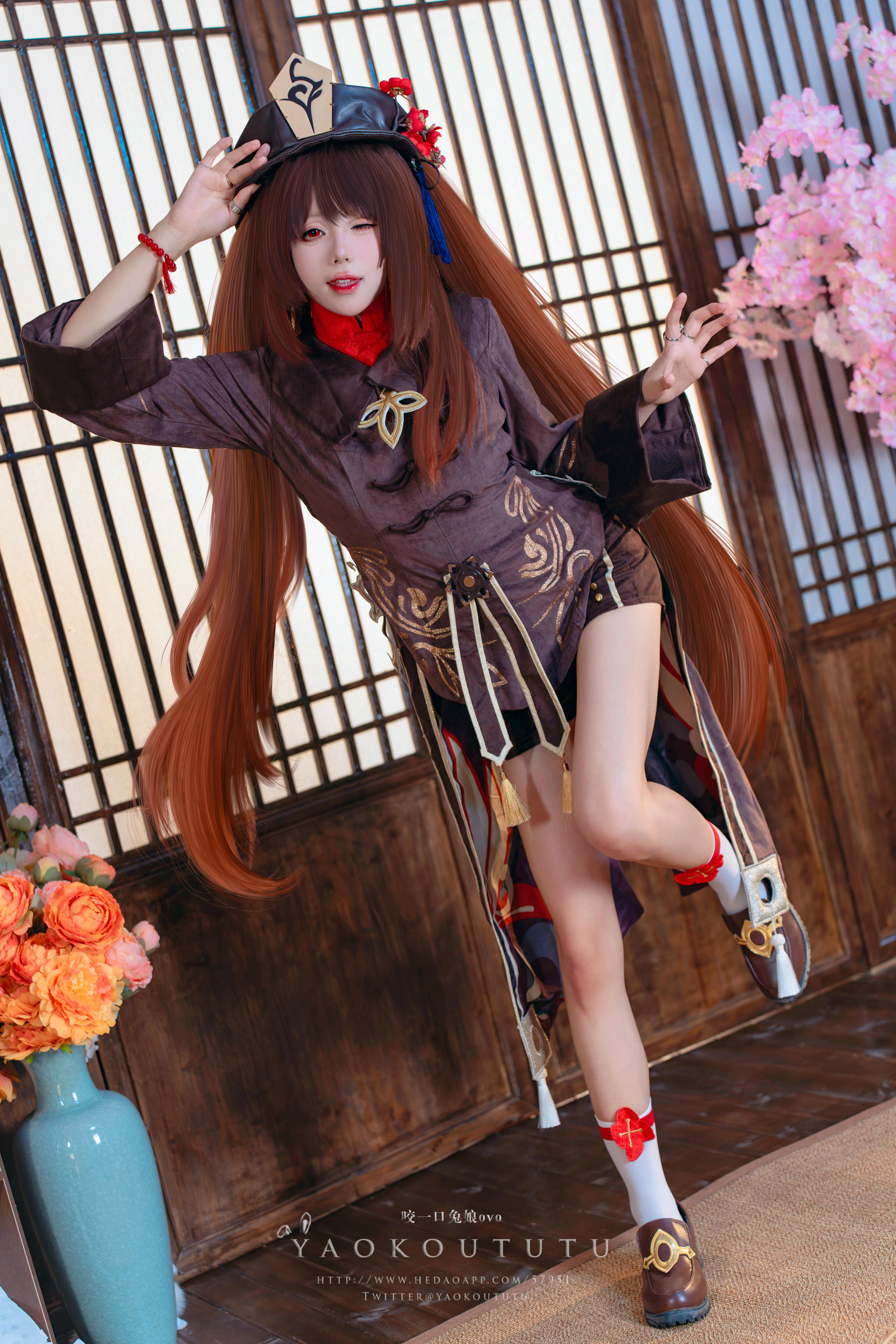 黏黏团子兔 NO.108 咬一口兔娘ovo 往生堂堂主胡桃&ミチノチモシーキミノキモチ [66P1V-1.51G]_第3集