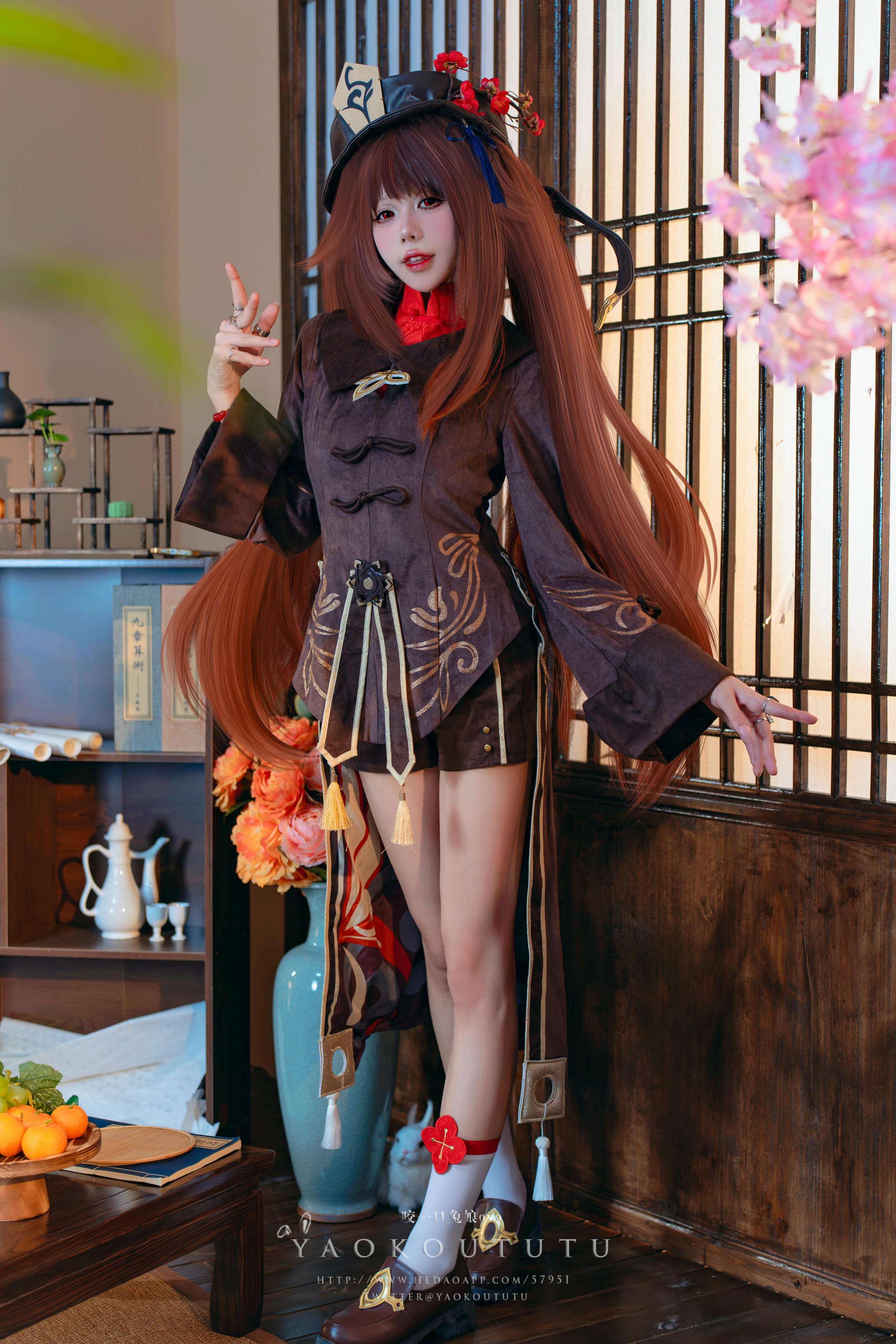 黏黏团子兔 NO.108 咬一口兔娘ovo 往生堂堂主胡桃&ミチノチモシーキミノキモチ [66P1V-1.51G]_第3集