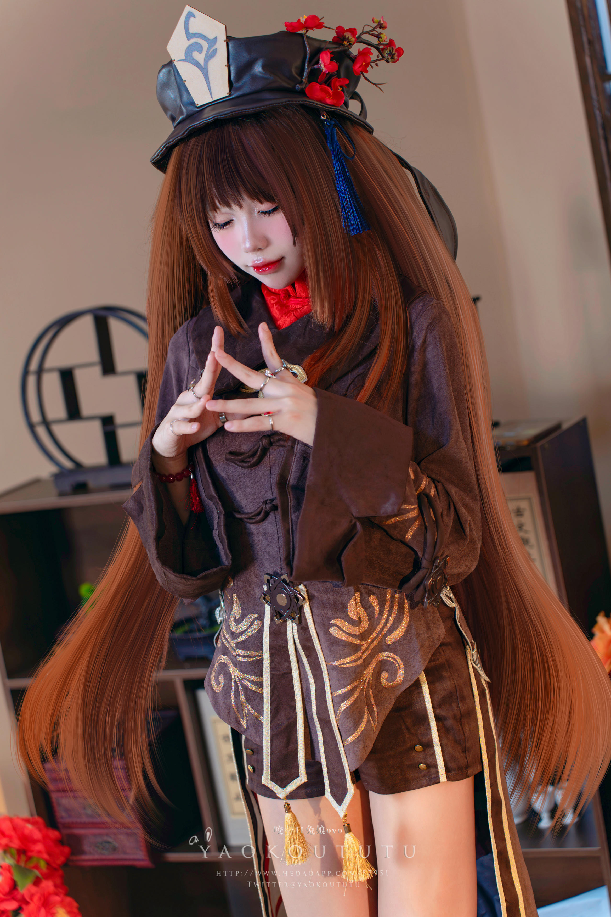 黏黏团子兔 NO.108 咬一口兔娘ovo 往生堂堂主胡桃&ミチノチモシーキミノキモチ [66P1V-1.51G]_第4集