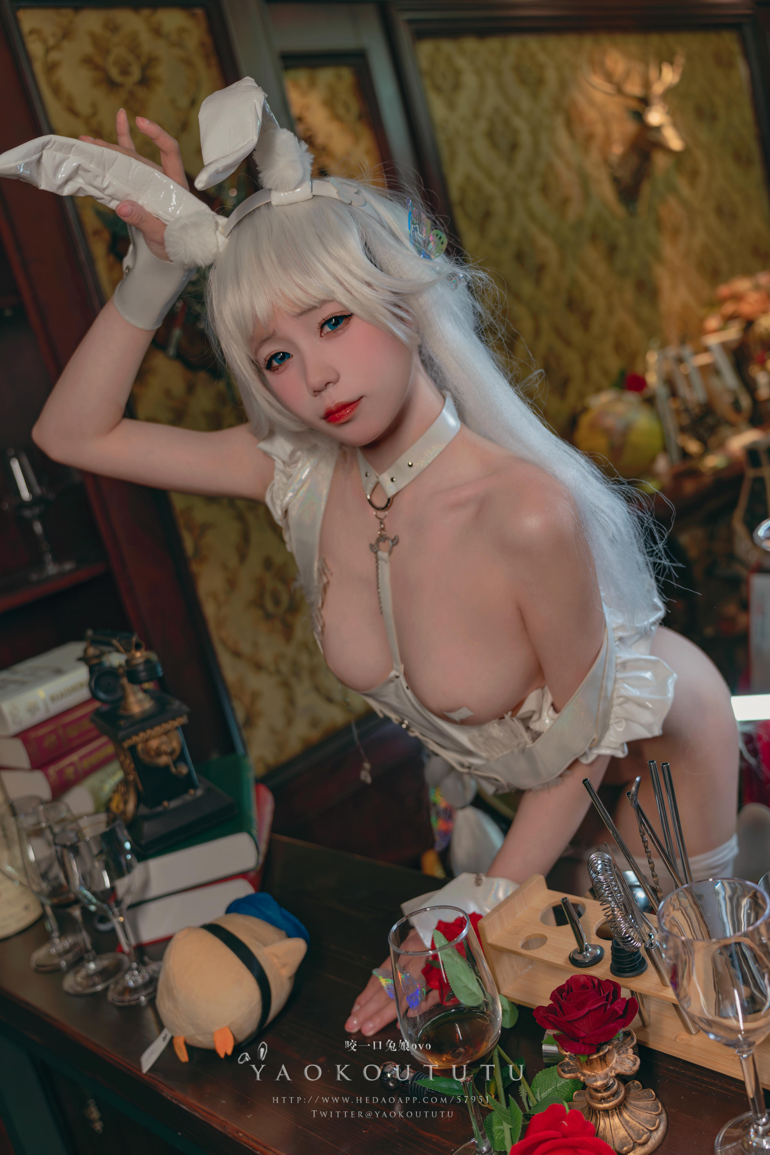 黏黏团子兔 NO.112 咬一口兔娘ovo 十月T3特典『恶毒酒吧』[39P 625MB]_第2集