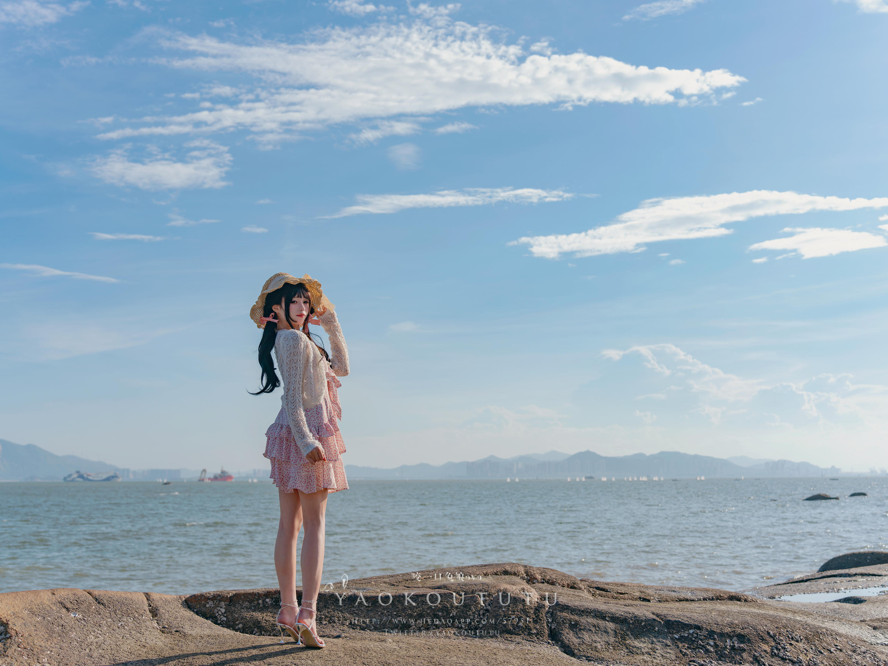 黏黏团子兔 NO.114 咬一口兔娘ovo 十月订阅『邻家小妹』日不落 [62P1V 1.23GB]_第1集