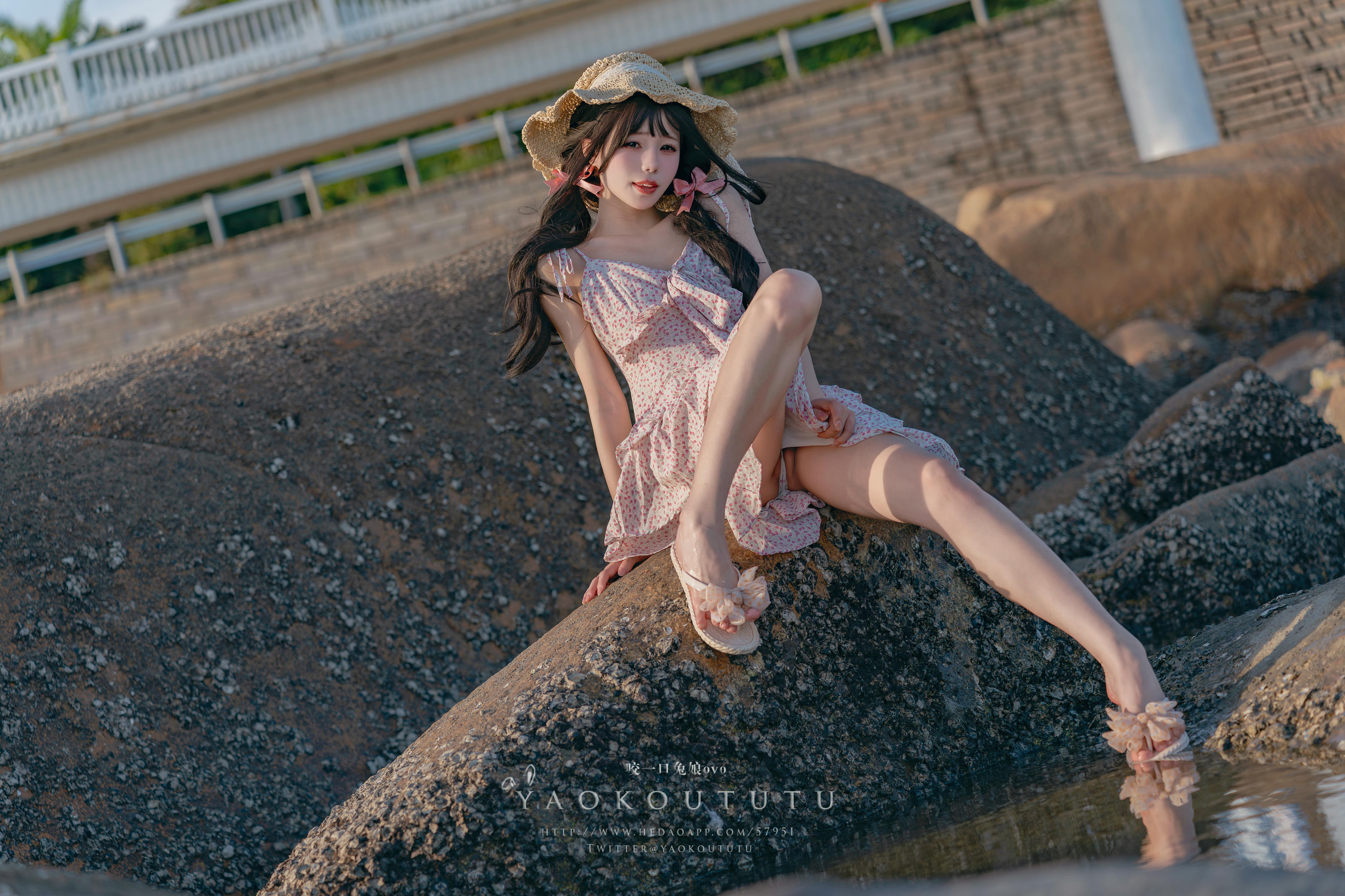 黏黏团子兔 NO.114 咬一口兔娘ovo 十月订阅『邻家小妹』日不落 [62P1V 1.23GB]_第2集