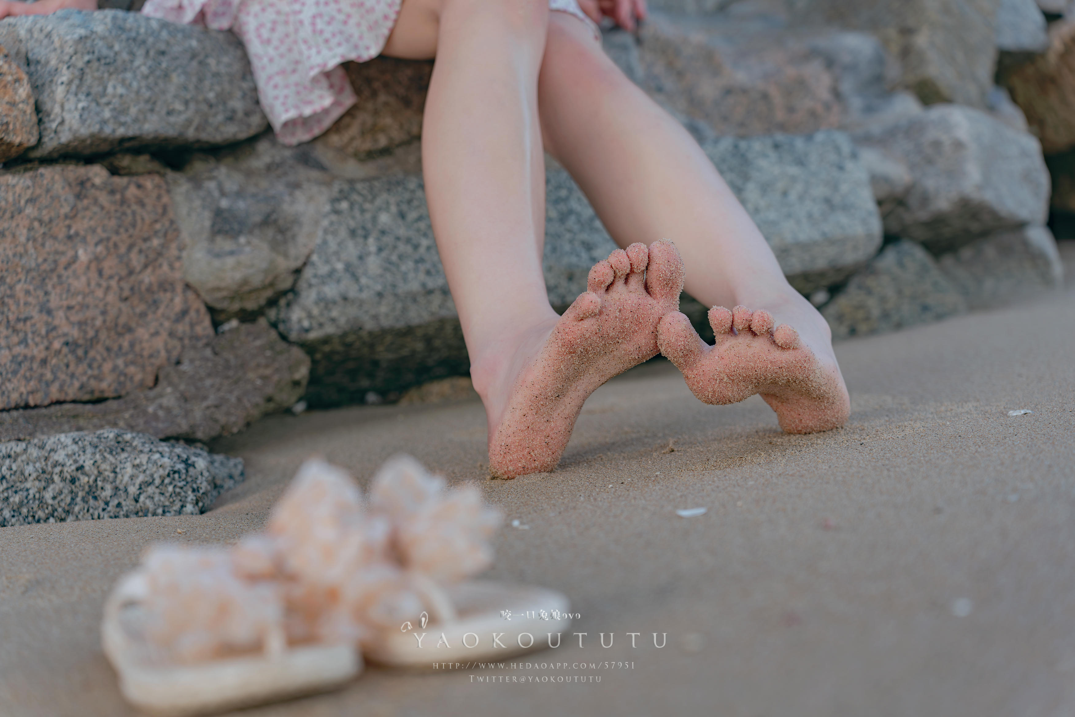 黏黏团子兔 NO.114 咬一口兔娘ovo 十月订阅『邻家小妹』日不落 [62P1V 1.23GB]_第2集