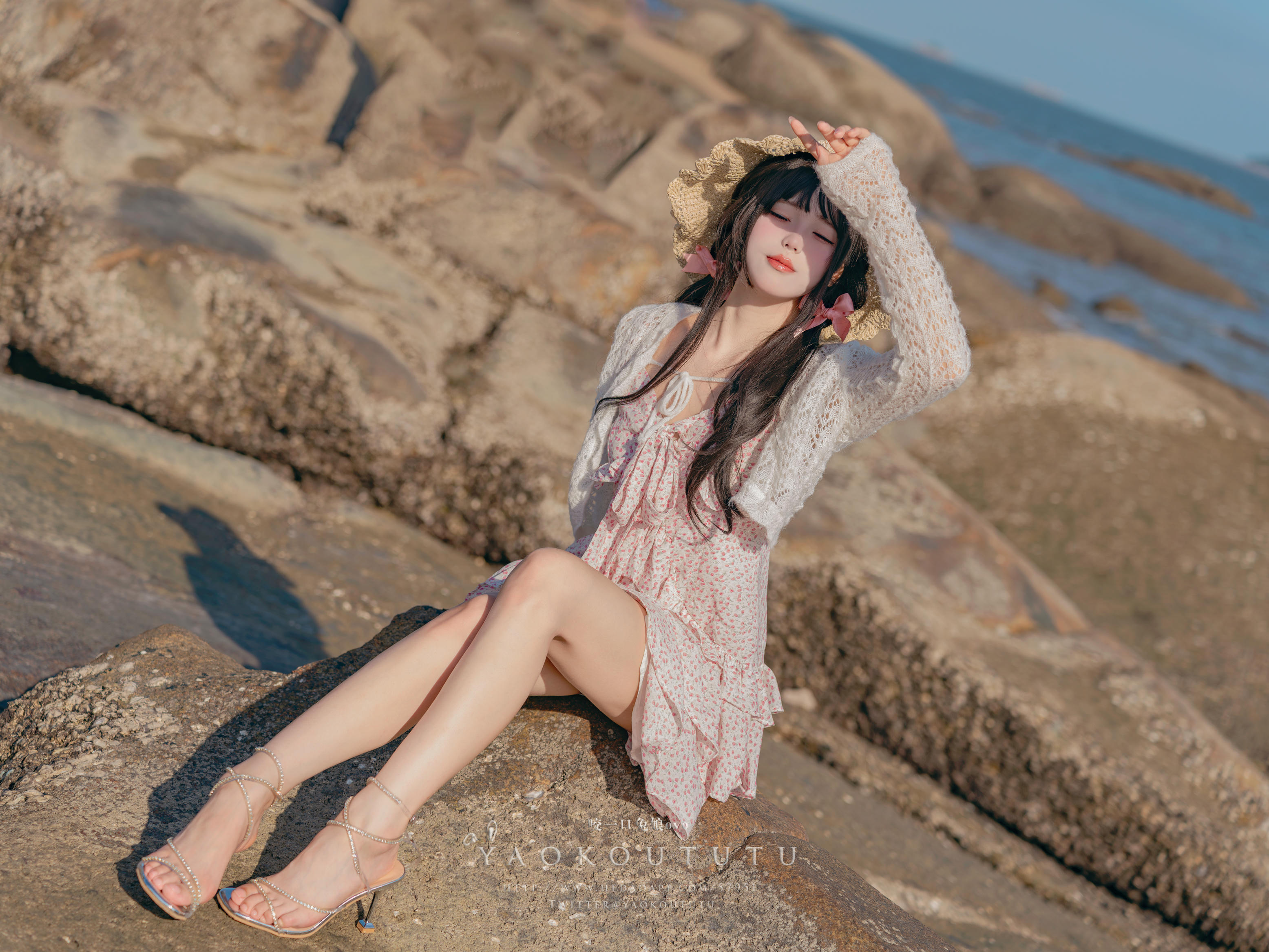 黏黏团子兔 NO.114 咬一口兔娘ovo 十月订阅『邻家小妹』日不落 [62P1V 1.23GB]_第1集