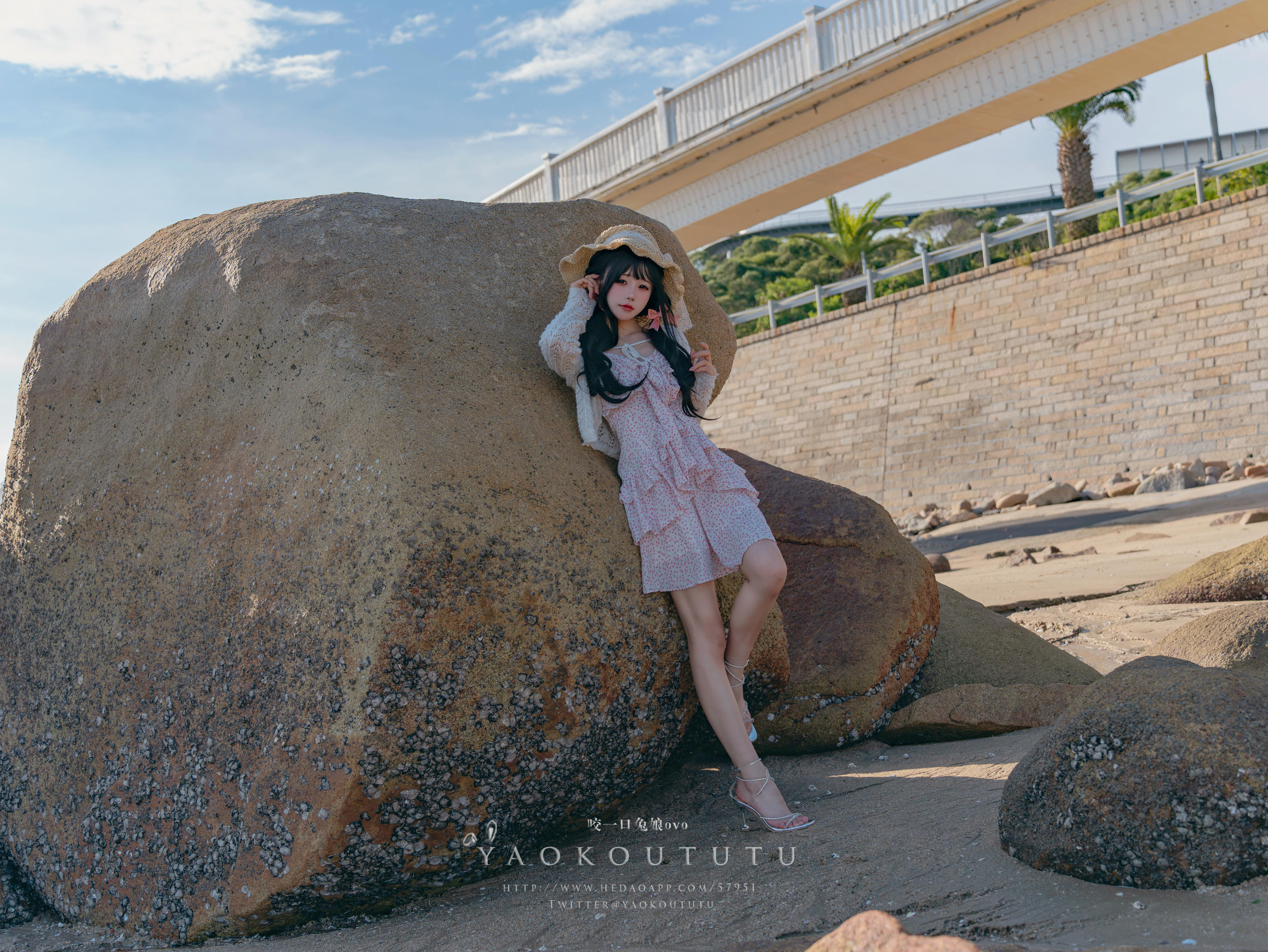 黏黏团子兔 NO.114 咬一口兔娘ovo 十月订阅『邻家小妹』日不落 [62P1V 1.23GB]_第1集