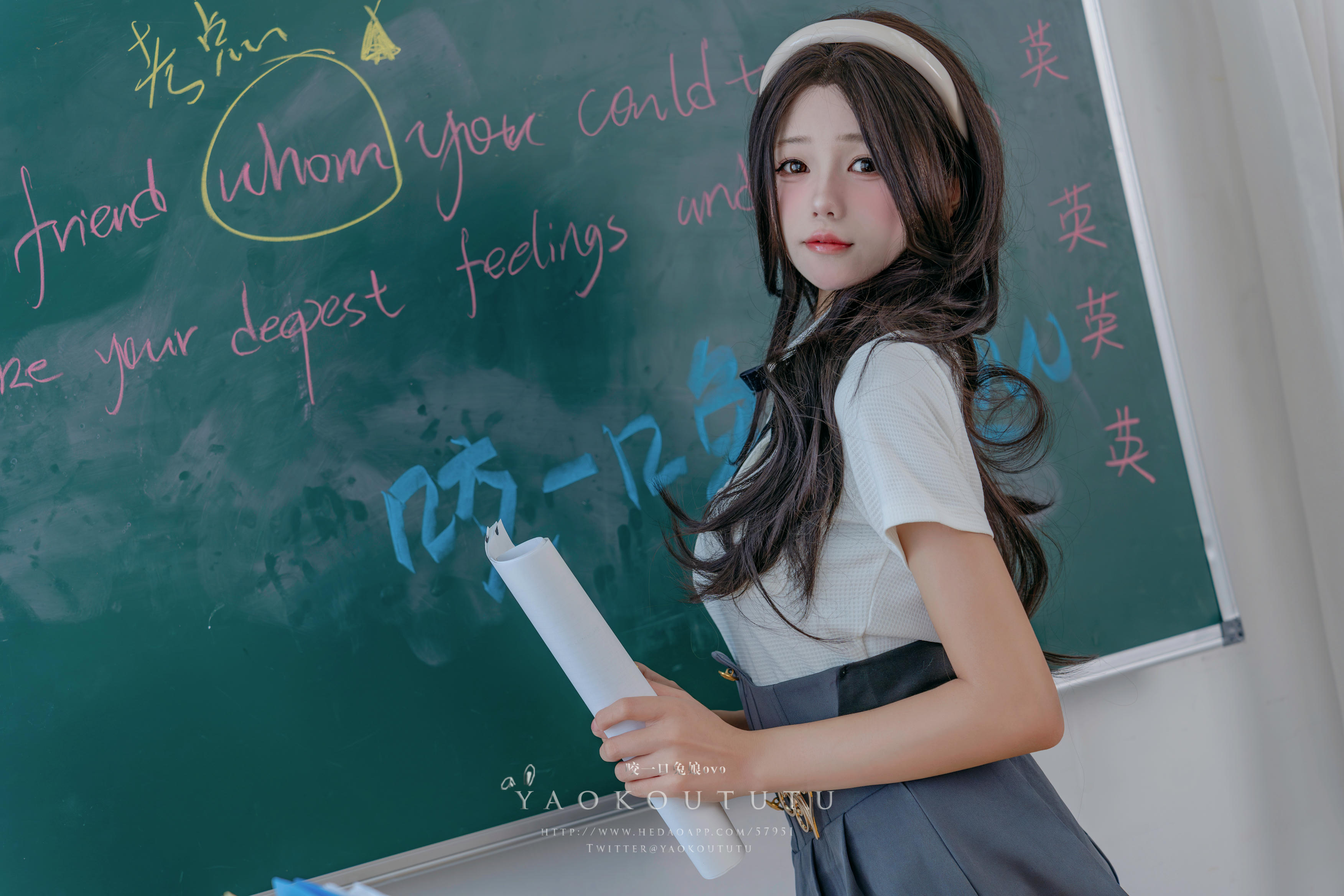 黏黏团子兔 NO.115 咬一口兔娘ovo 十月订阅『实习老师的欢迎仪式』Touch it [80P1V 1.57GB]_第1集