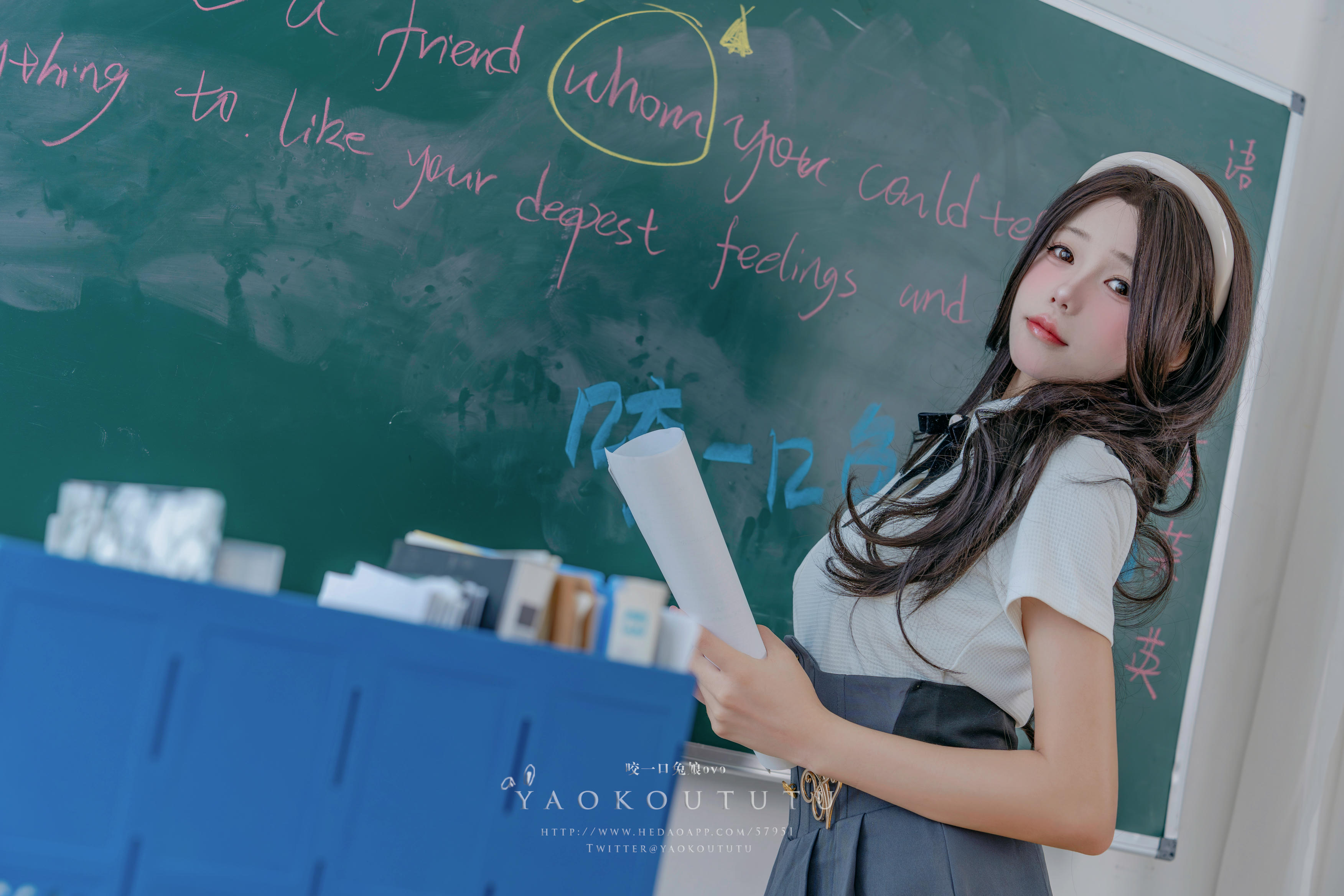 黏黏团子兔 NO.115 咬一口兔娘ovo 十月订阅『实习老师的欢迎仪式』Touch it [80P1V 1.57GB]_第1集