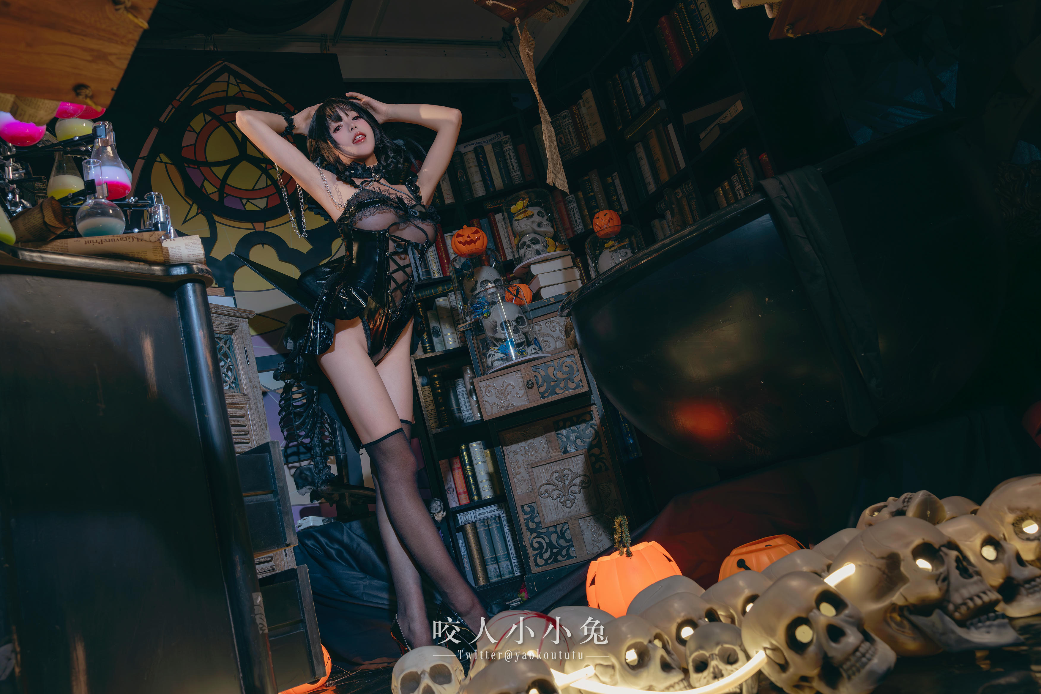 黏黏团子兔 NO.117 咬一口兔娘ovo『兔兔班车』No.5 万圣小恶魔 [41P1V 643MB]_第1集