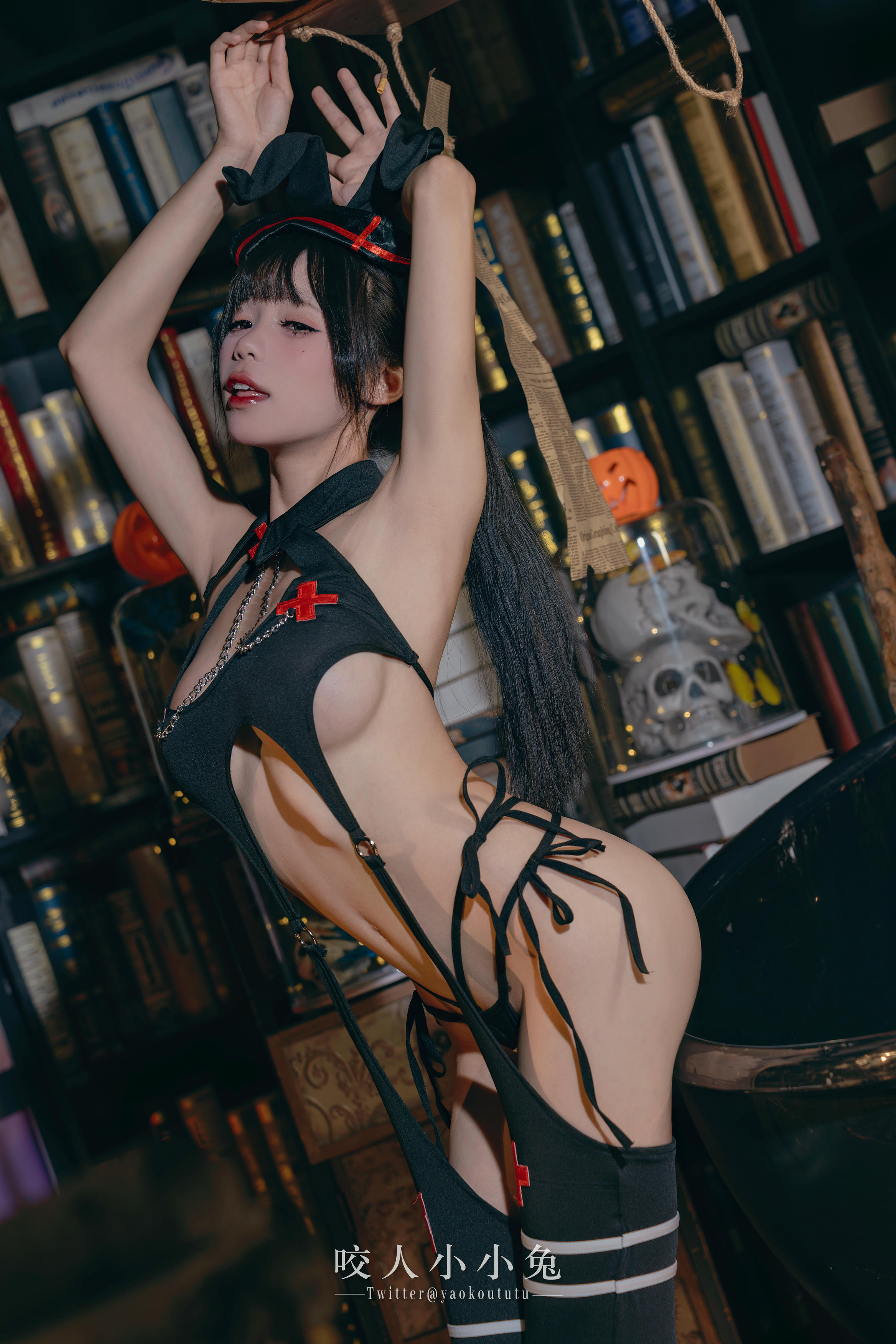 黏黏团子兔 NO.124 咬人小小兔 十一月T3特典 万圣节看護士 [40P-625MB]_第1集