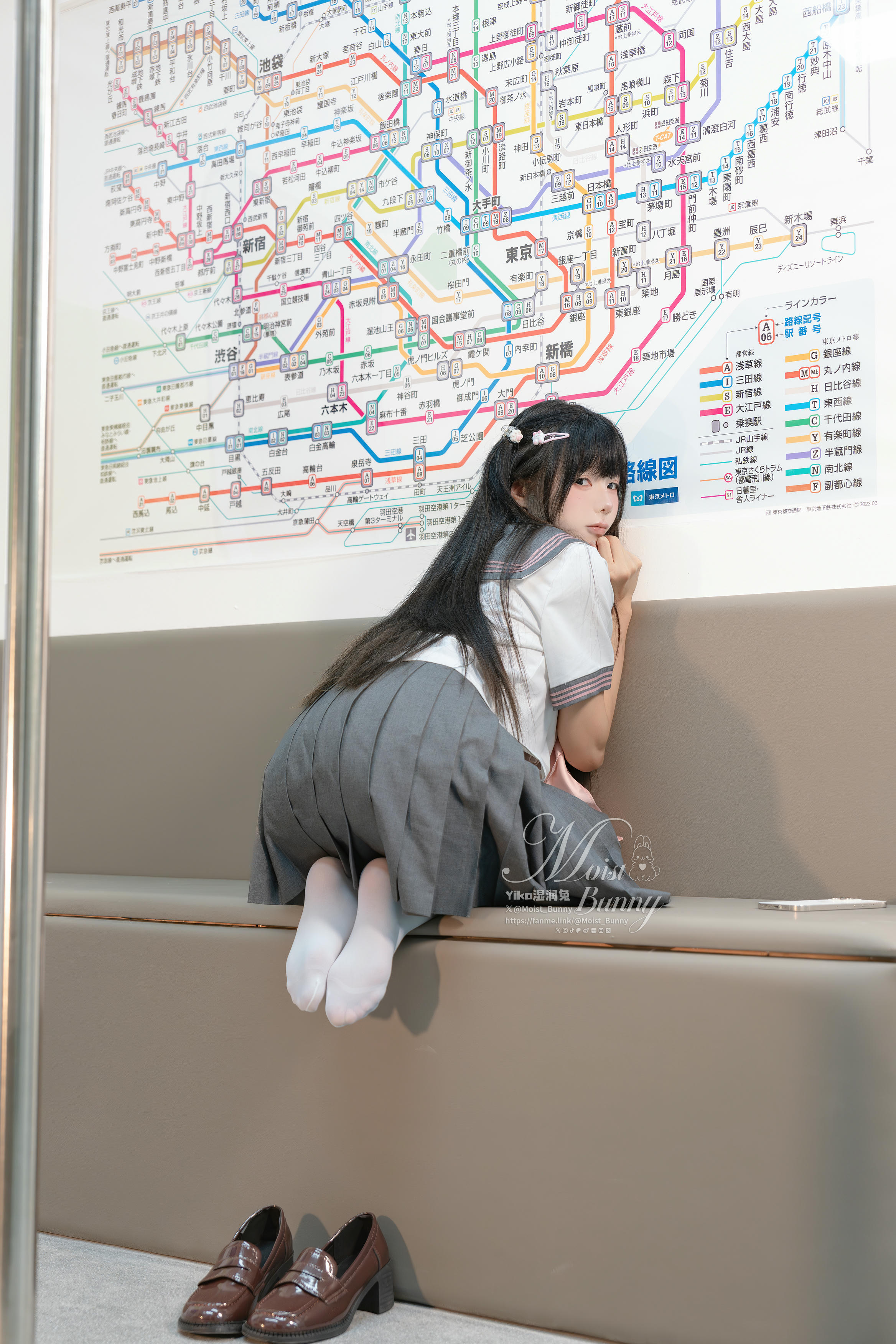 Yiko湿润兔 NO.204 24.12月作品『地铁萌妹』[165P 1V-1.92G]_第1集