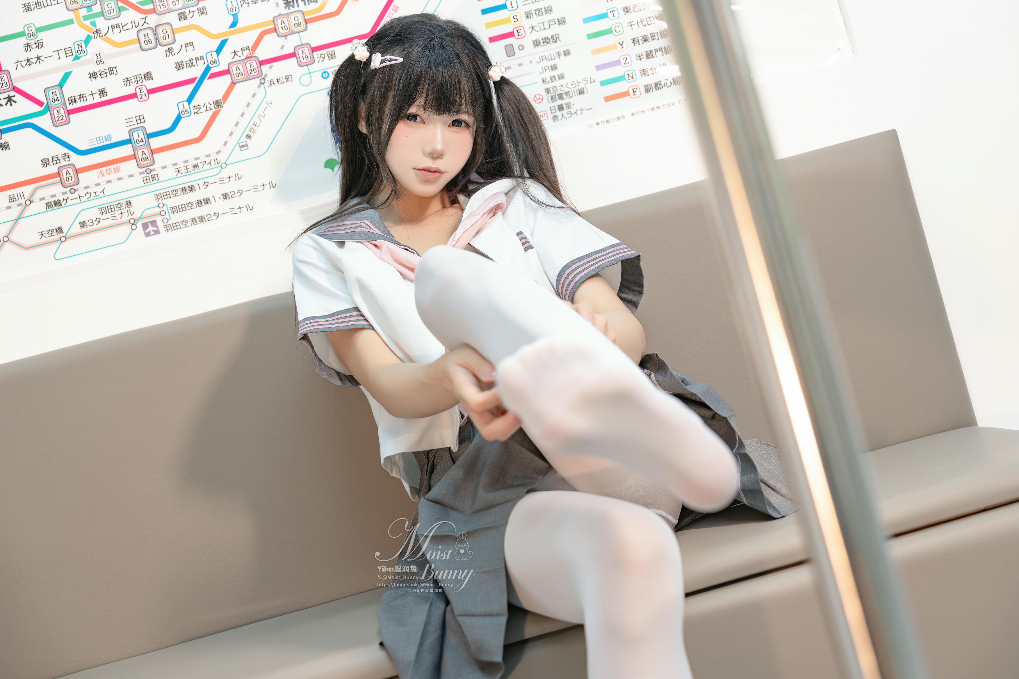 Yiko湿润兔 NO.204 24.12月作品『地铁萌妹』[165P 1V-1.92G]_第2集