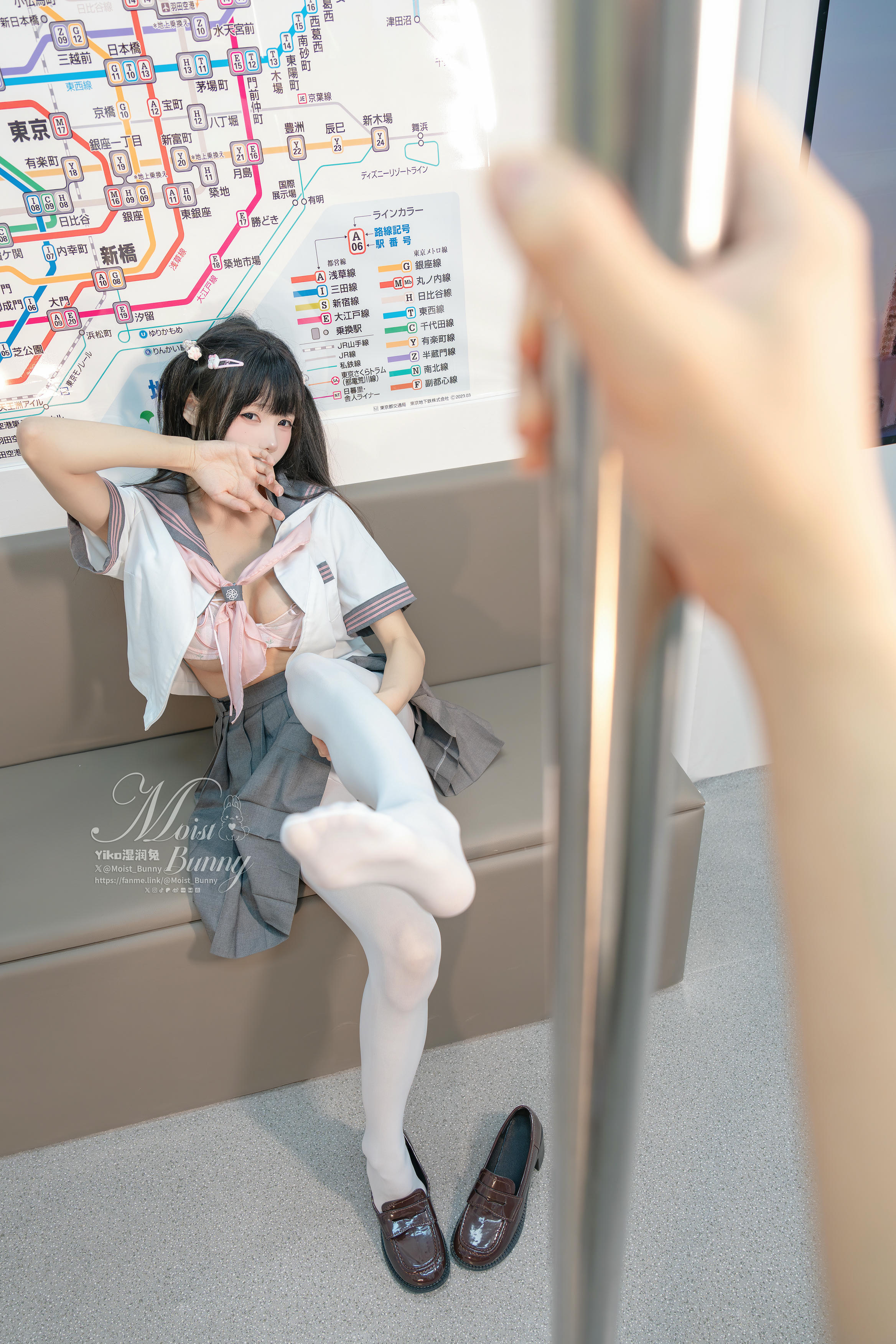 Yiko湿润兔 NO.204 24.12月作品『地铁萌妹』[165P 1V-1.92G]_第2集