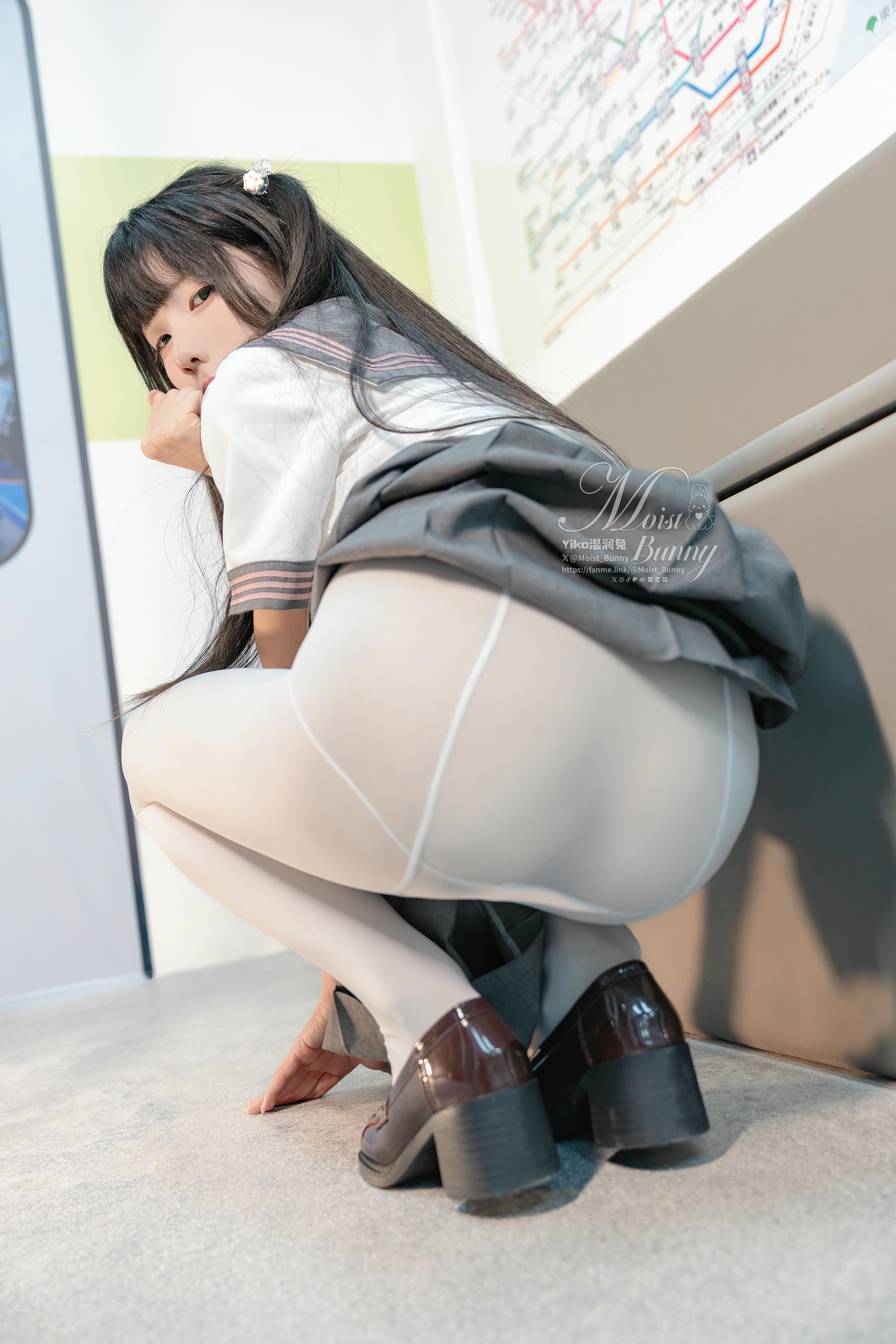 Yiko湿润兔 NO.204 24.12月作品『地铁萌妹』[165P 1V-1.92G]_第2集