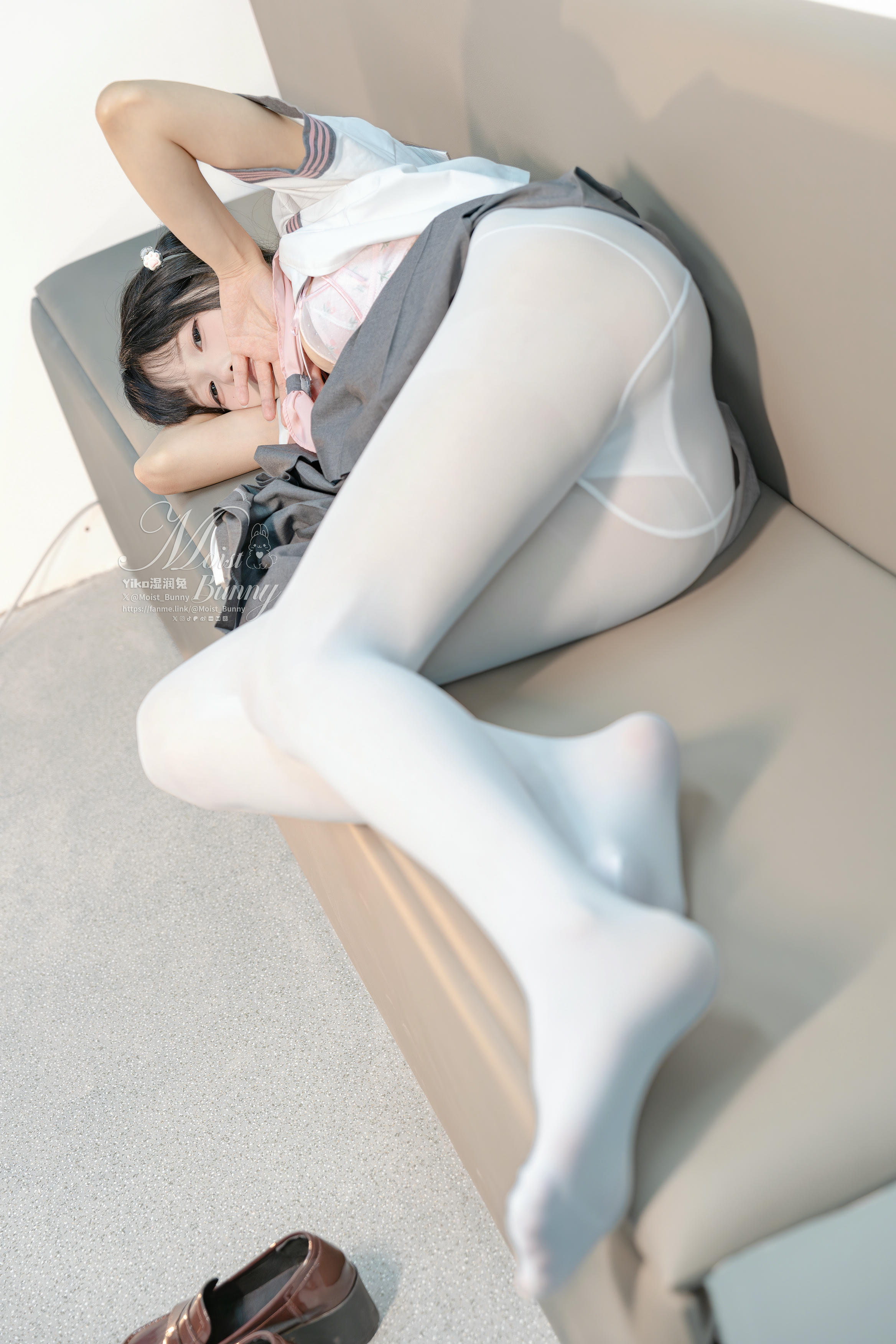 Yiko湿润兔 NO.204 24.12月作品『地铁萌妹』[165P 1V-1.92G]_第2集