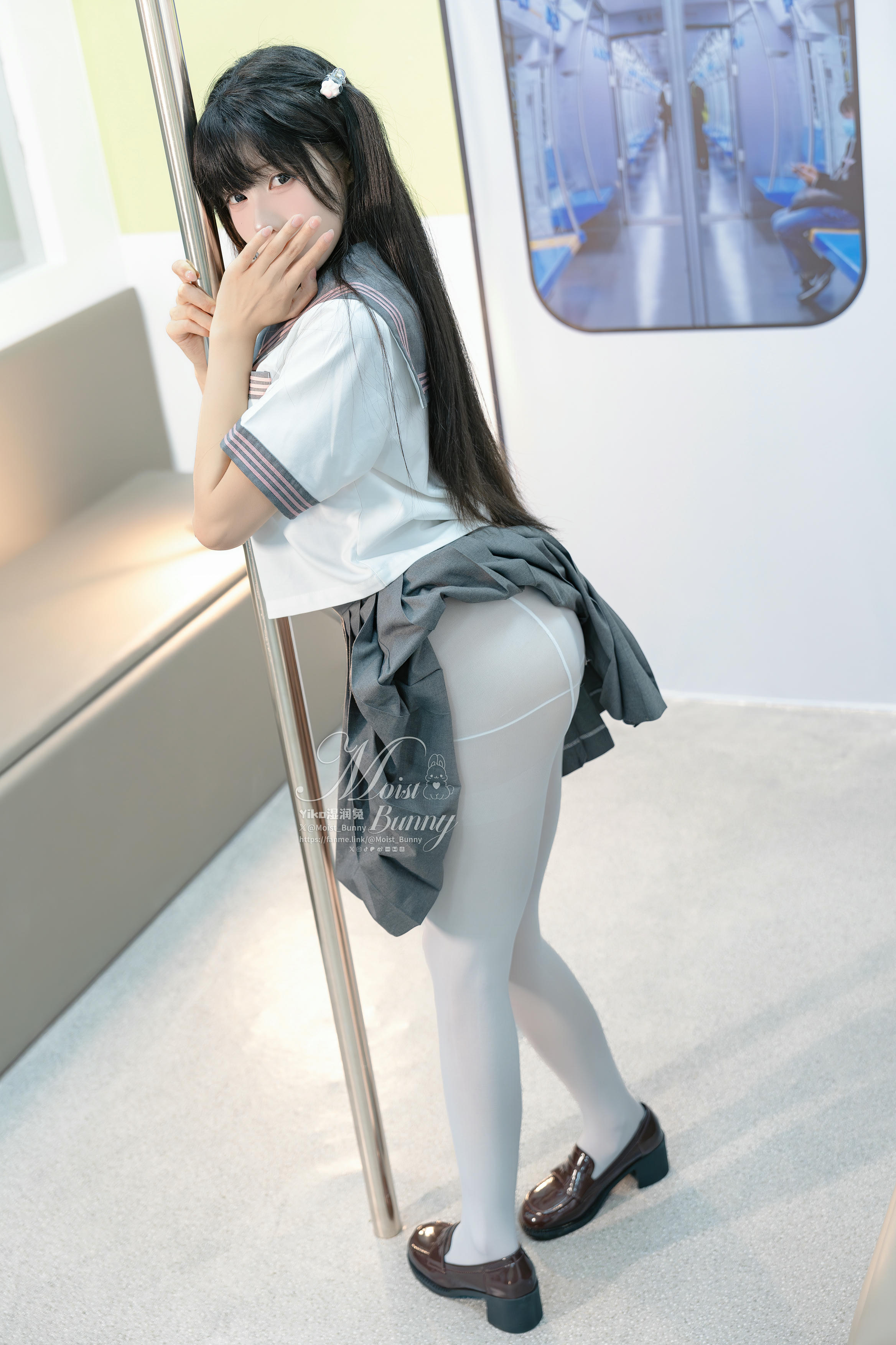 Yiko湿润兔 NO.204 24.12月作品『地铁萌妹』[165P 1V-1.92G]_第1集