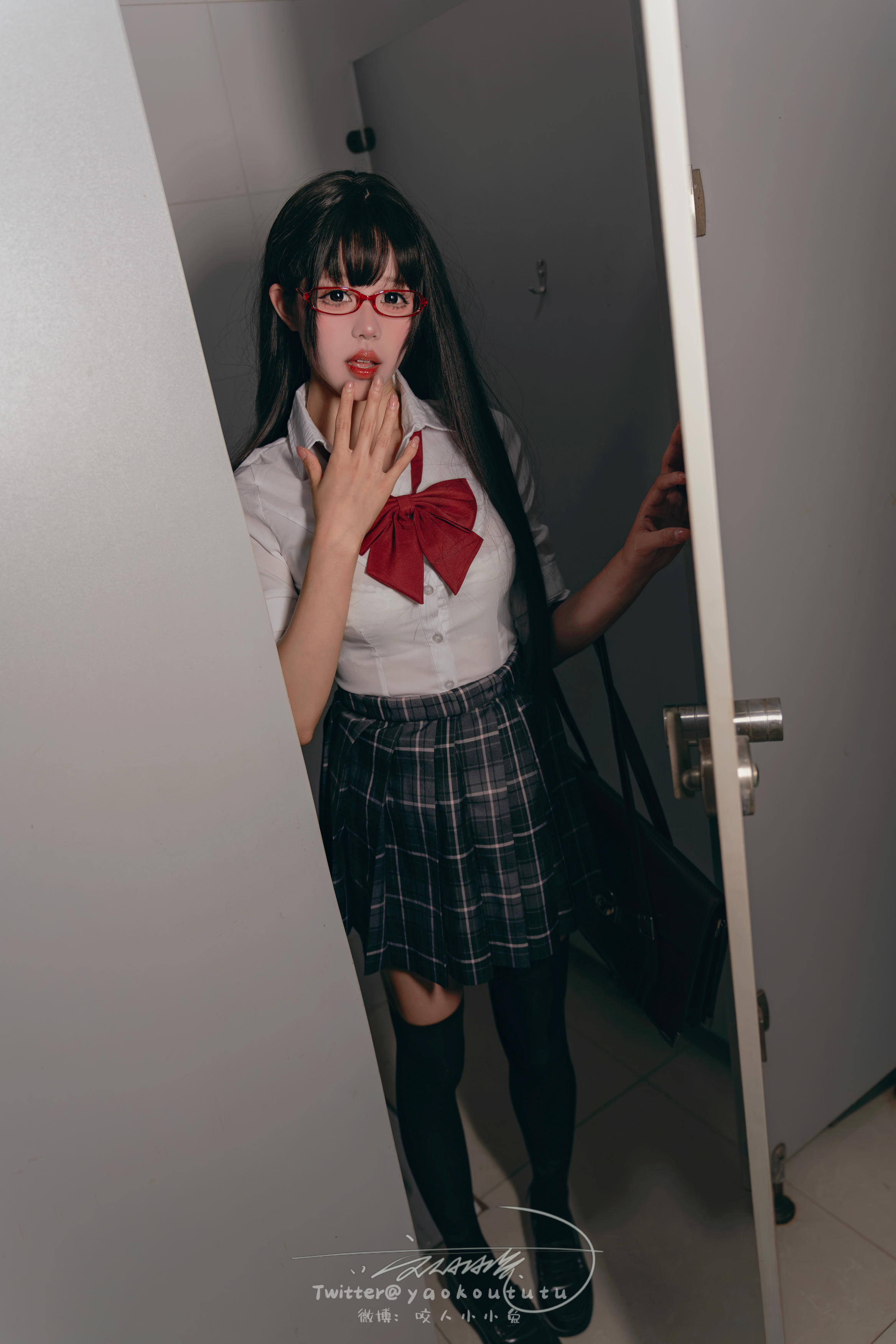 黏黏团子兔 NO.130 23十二月作品『电车惊魂』期待 [71P+1V 1.22GB]_第2集