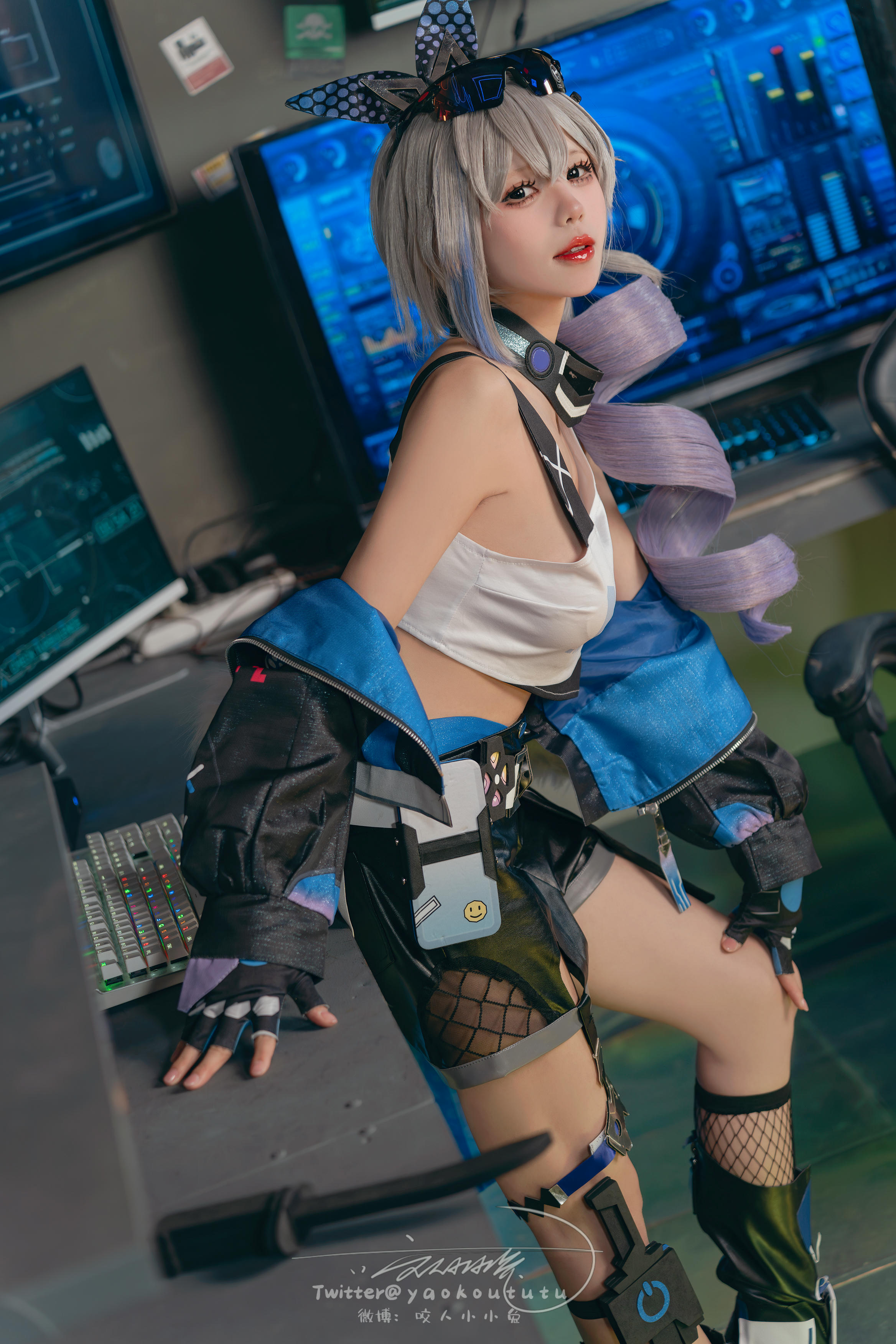 黏黏团子兔 NO.132 咬人小小兔 2401月作品『崩铁·银狼』 Gentleman [71P1V 1.44GB]_第1集