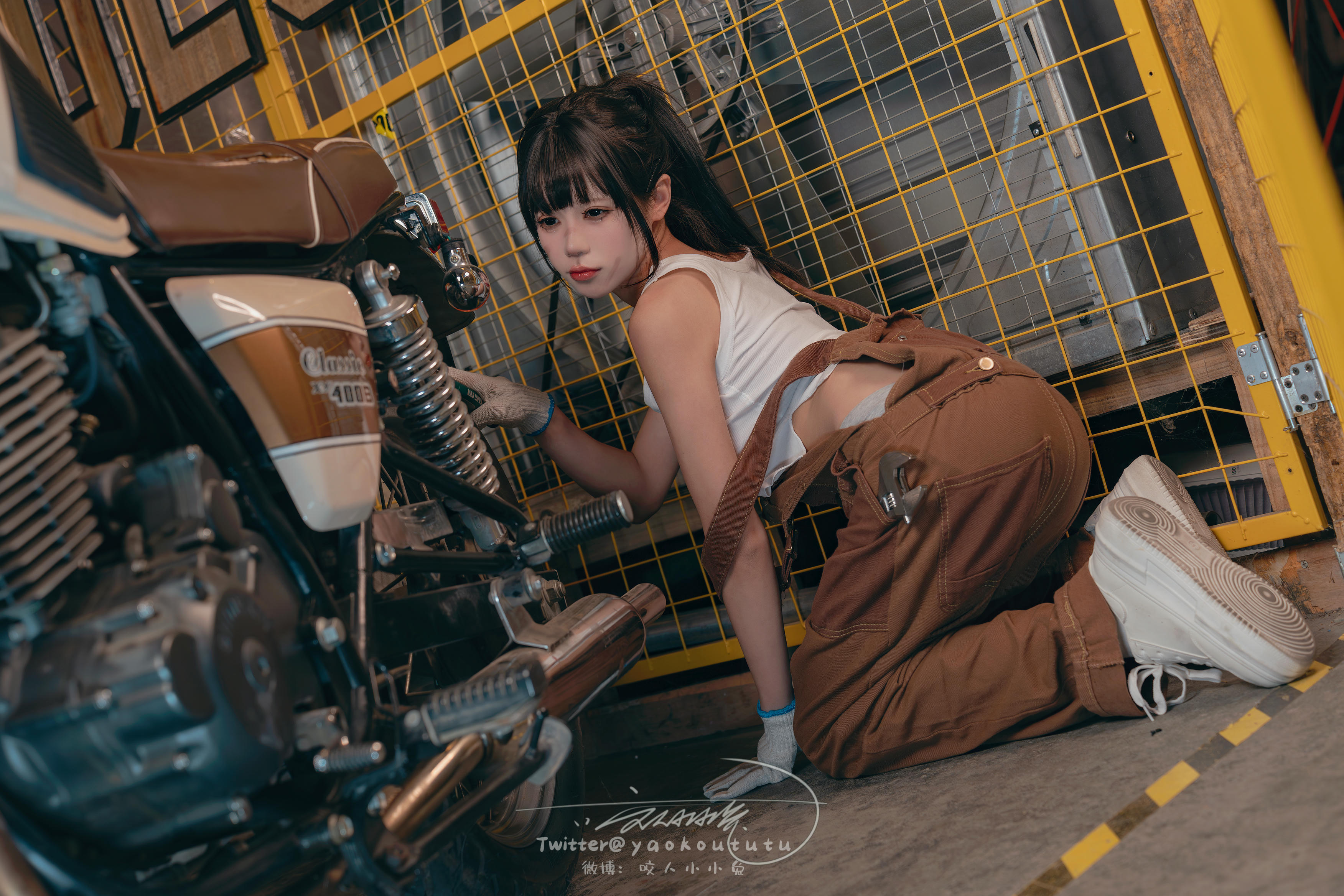 黏黏团子兔 NO.135 咬人小小兔 2401月作品『机车修理工』Shake it [70P+1V 1.53GB]_第1集