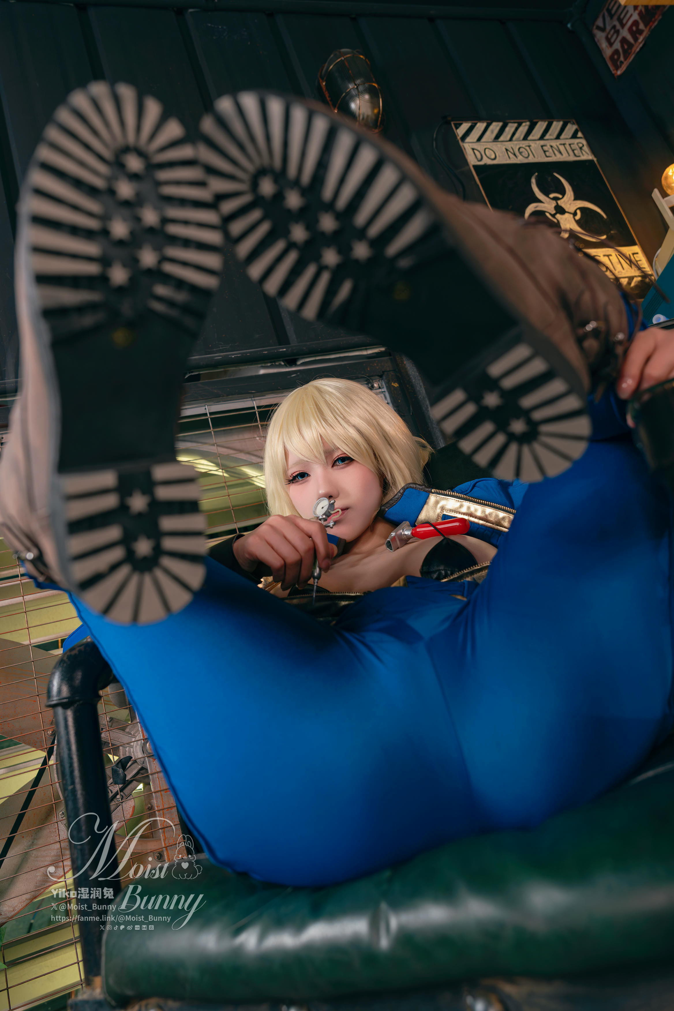 Yiko湿润兔 NO.205 24.12月作品『辐射 灰烬余生』[75P1V 1.51G]_第2集