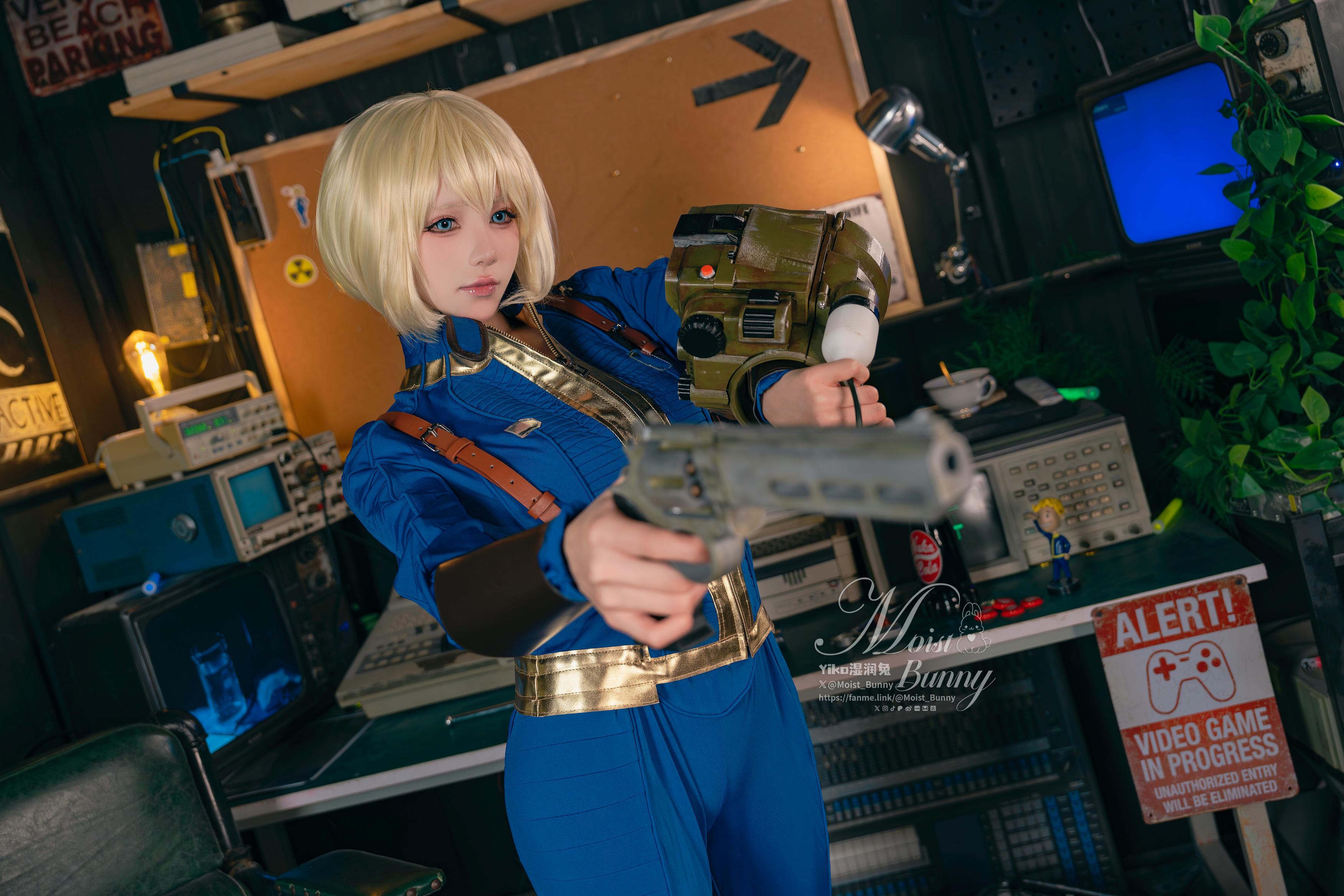 Yiko湿润兔 NO.205 24.12月作品『辐射 灰烬余生』[75P1V 1.51G]_第1集