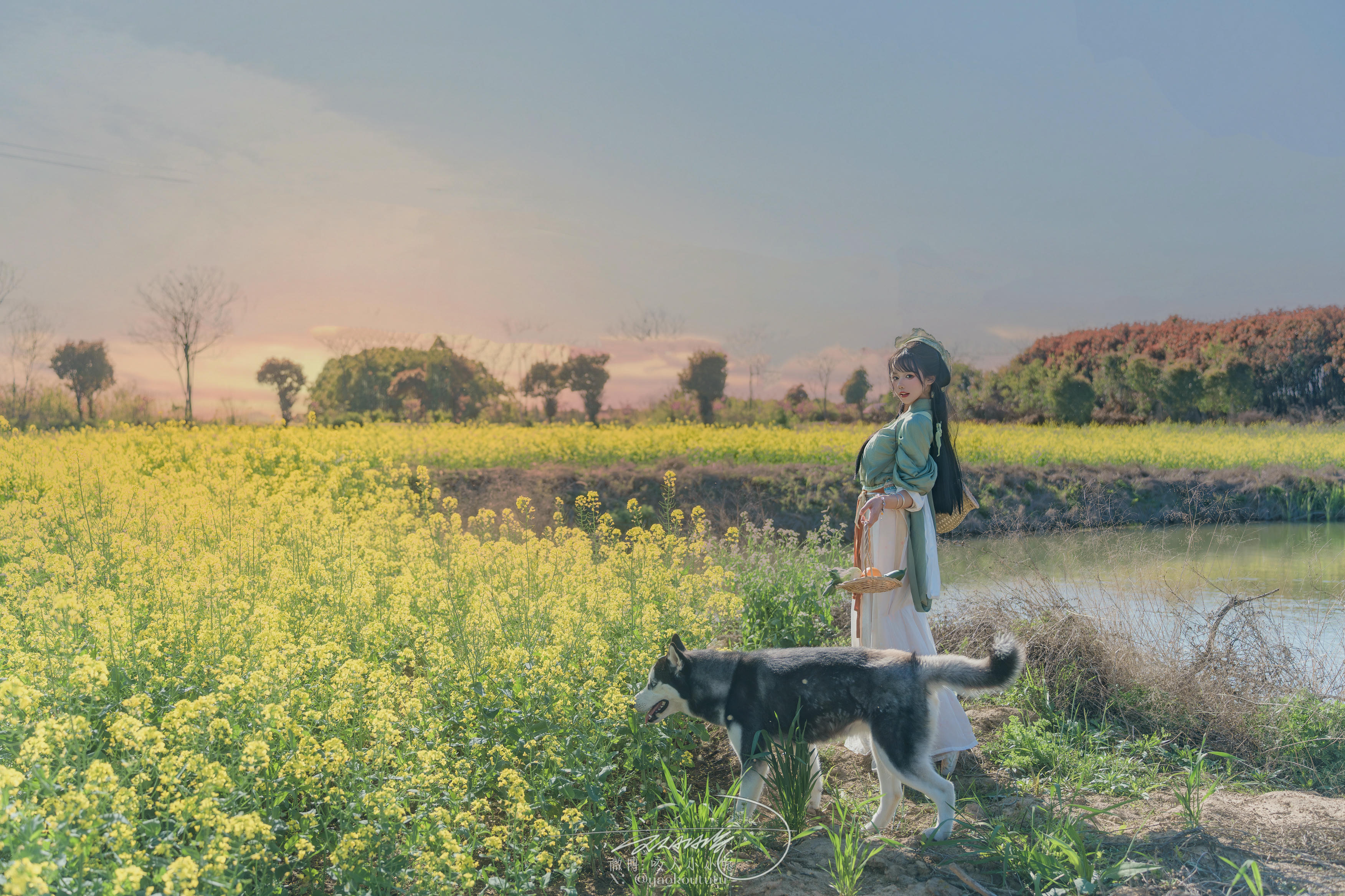 黏黏团子兔 NO.162 咬人小小兔 五月作品『田耕记』 [74P1V-1.81GB]_第1集