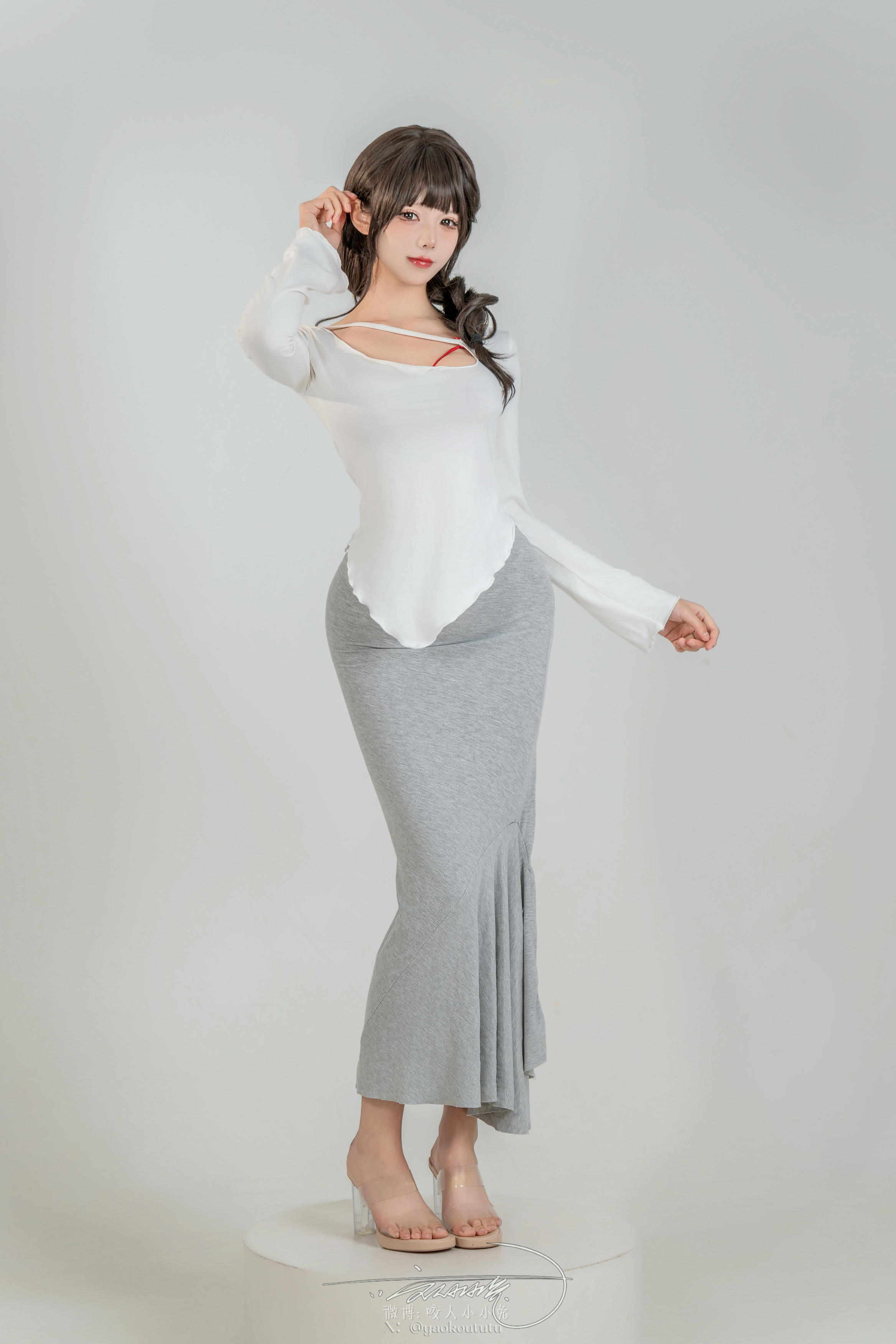 黏黏团子兔 NO.165 咬人小小兔 六月作品『夹心饼干』79P+1V Queen card [80P1V-934MB]_第1集