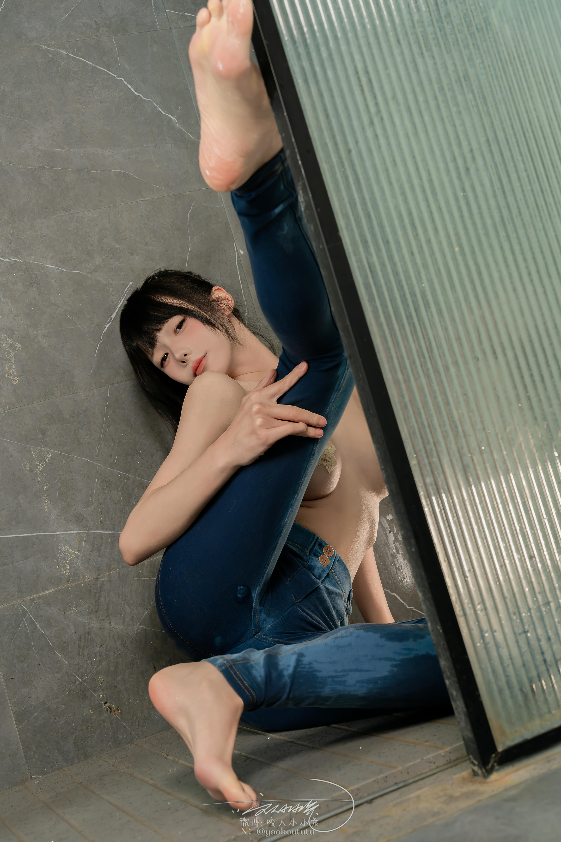 黏黏团子兔 NO.170 咬人小小兔 7月作品『自助洗衣房』怦然心动 [73P+1V 1.26GB]_第3集