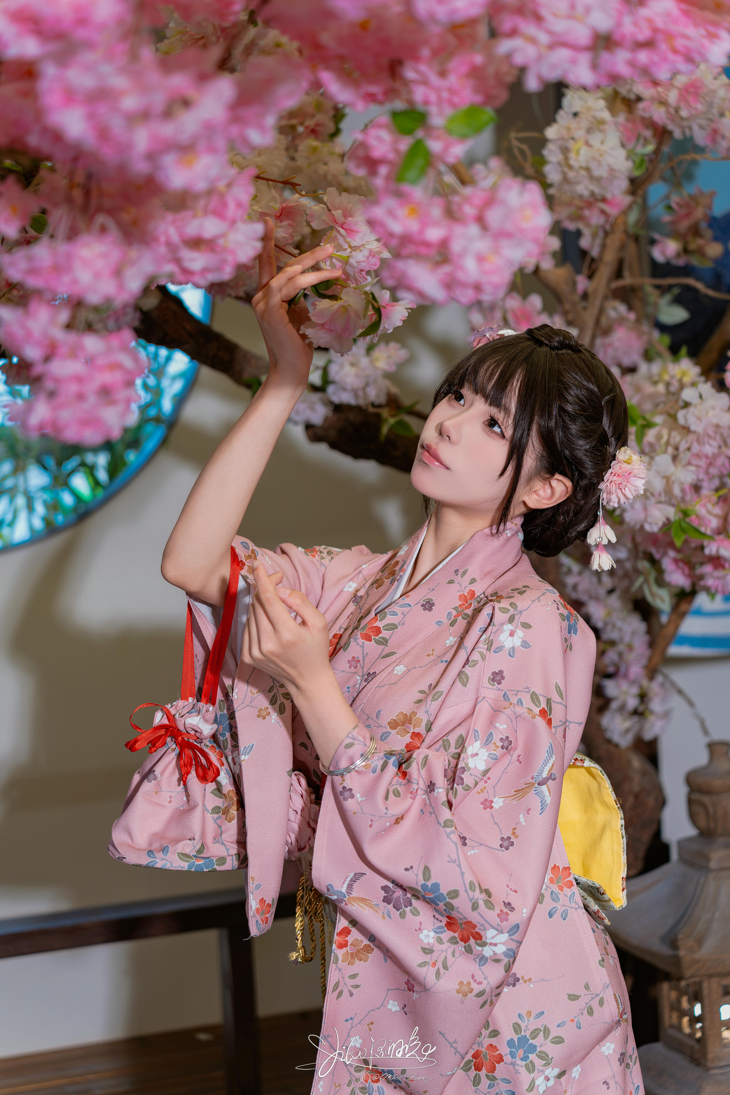 黏黏团子兔 NO.183 咬人小小兔 8月作品『温泉の女将』 燕无歇 [77P+1V 1.52GB]_第1集