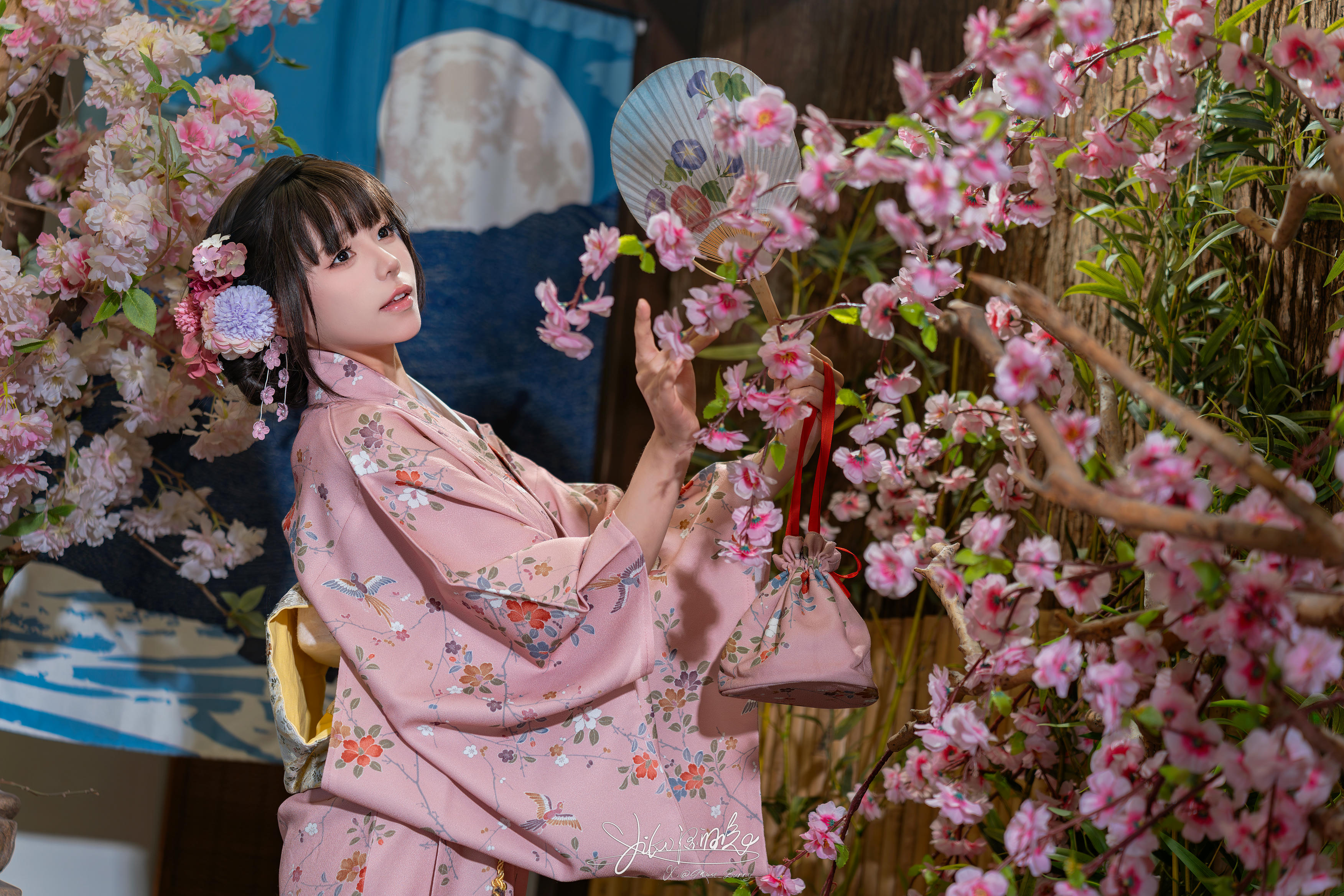 黏黏团子兔 NO.183 咬人小小兔 8月作品『温泉の女将』 燕无歇 [77P+1V 1.52GB]_第1集