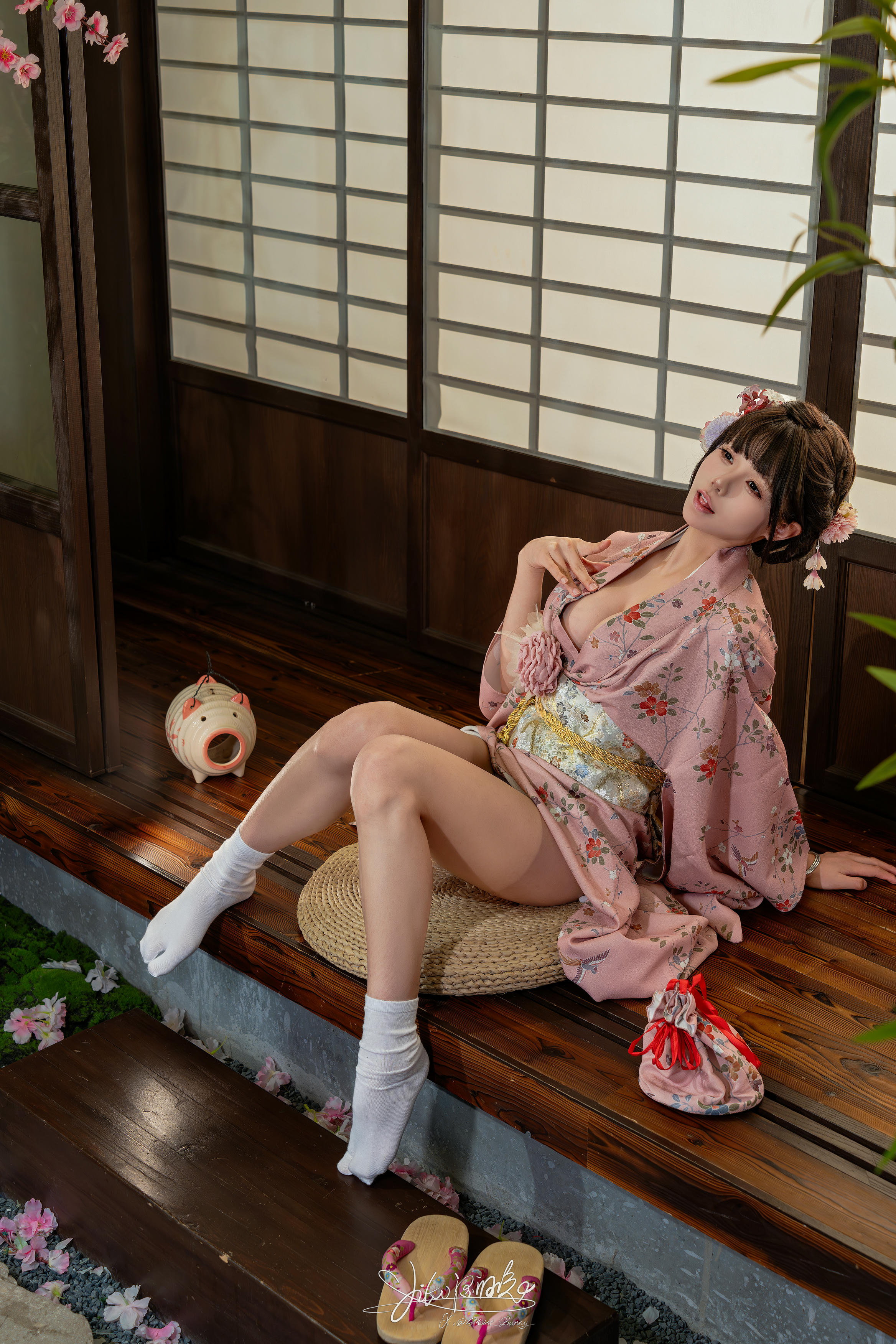 黏黏团子兔 NO.183 咬人小小兔 8月作品『温泉の女将』 燕无歇 [77P+1V 1.52GB]_第2集