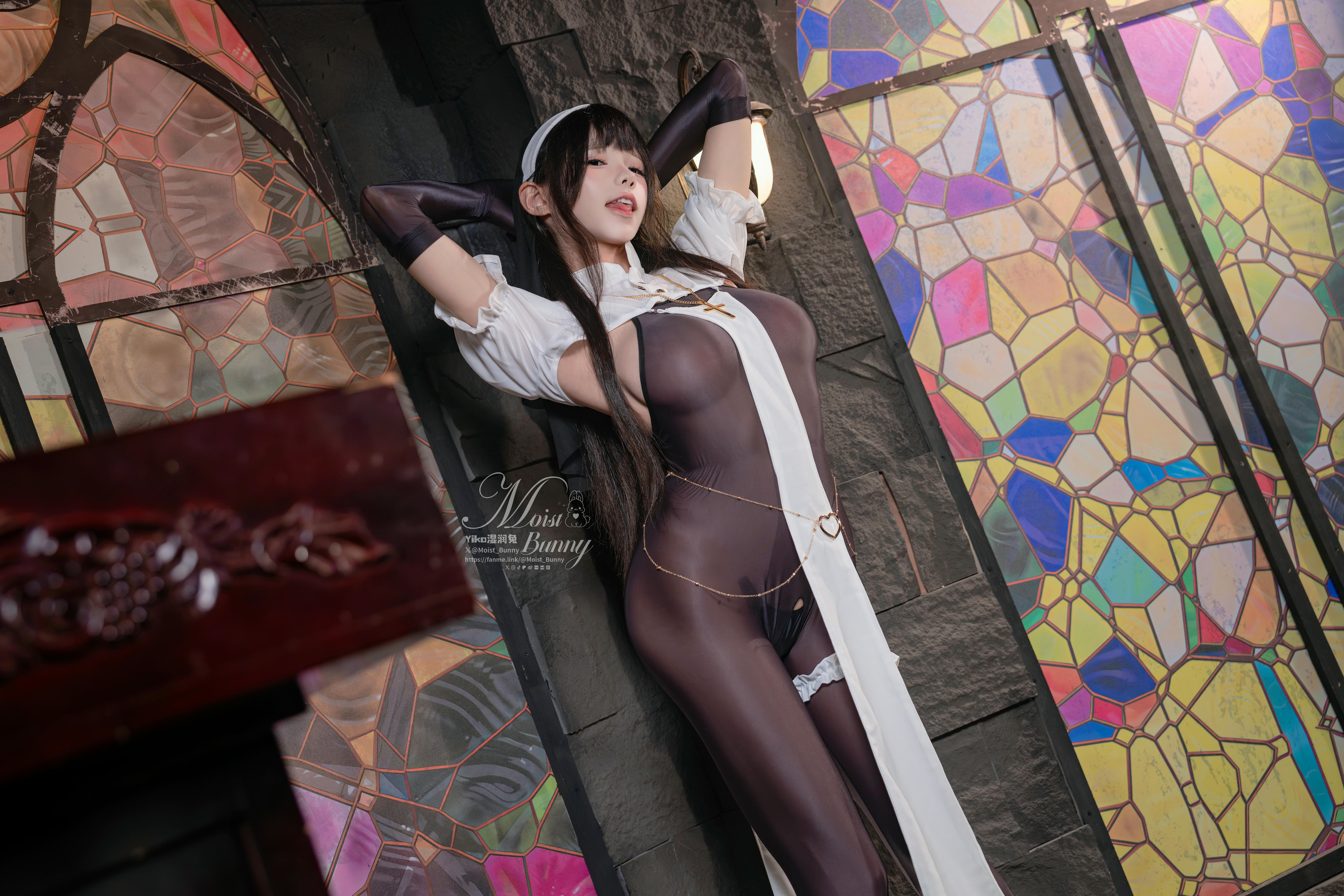 Yiko湿润兔 NO.210 25.01月作品『布道圣女』傲慢扭胯舞 [72P1V 1.71GB]_第1集