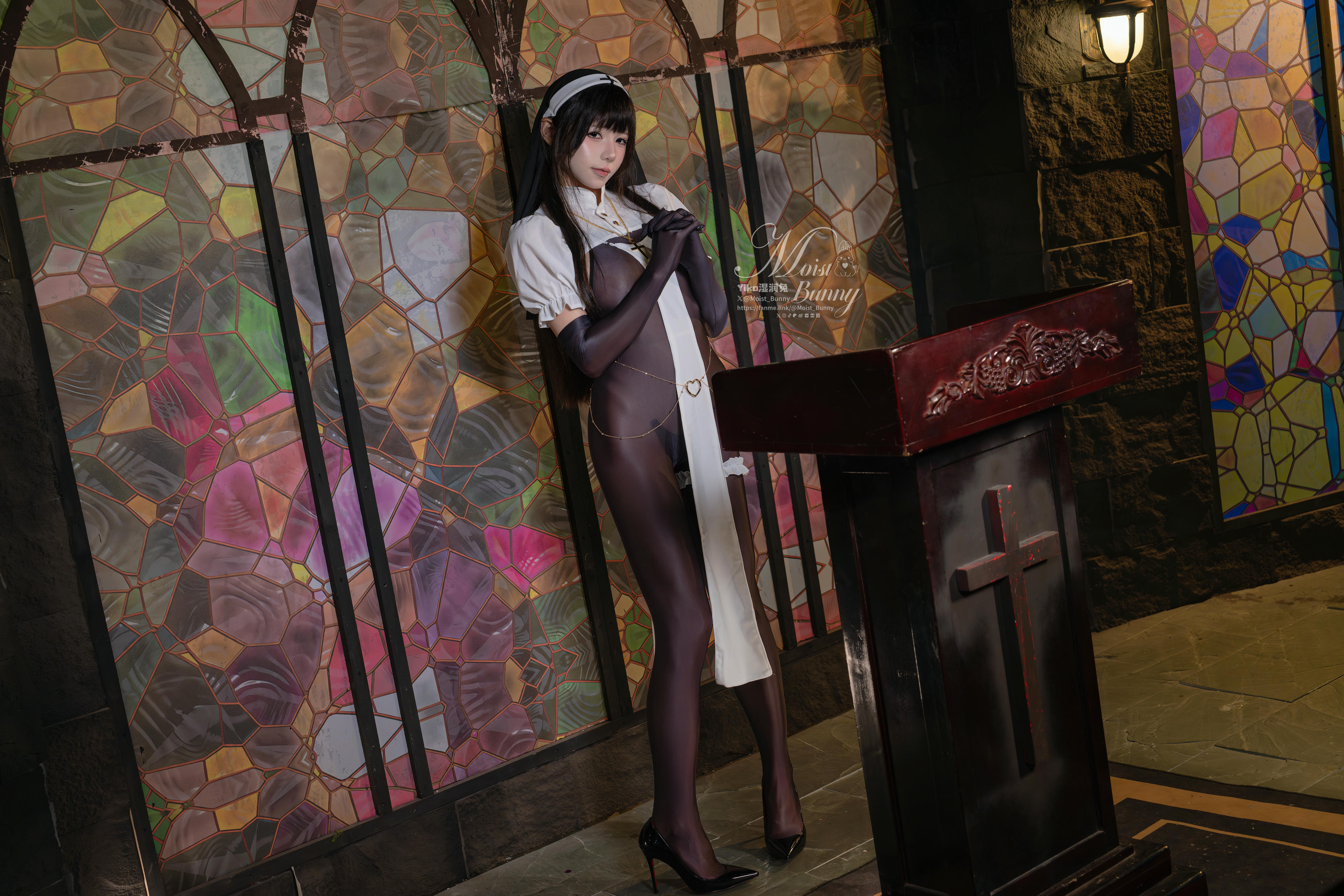 Yiko湿润兔 NO.210 25.01月作品『布道圣女』傲慢扭胯舞 [72P1V 1.71GB]_第1集