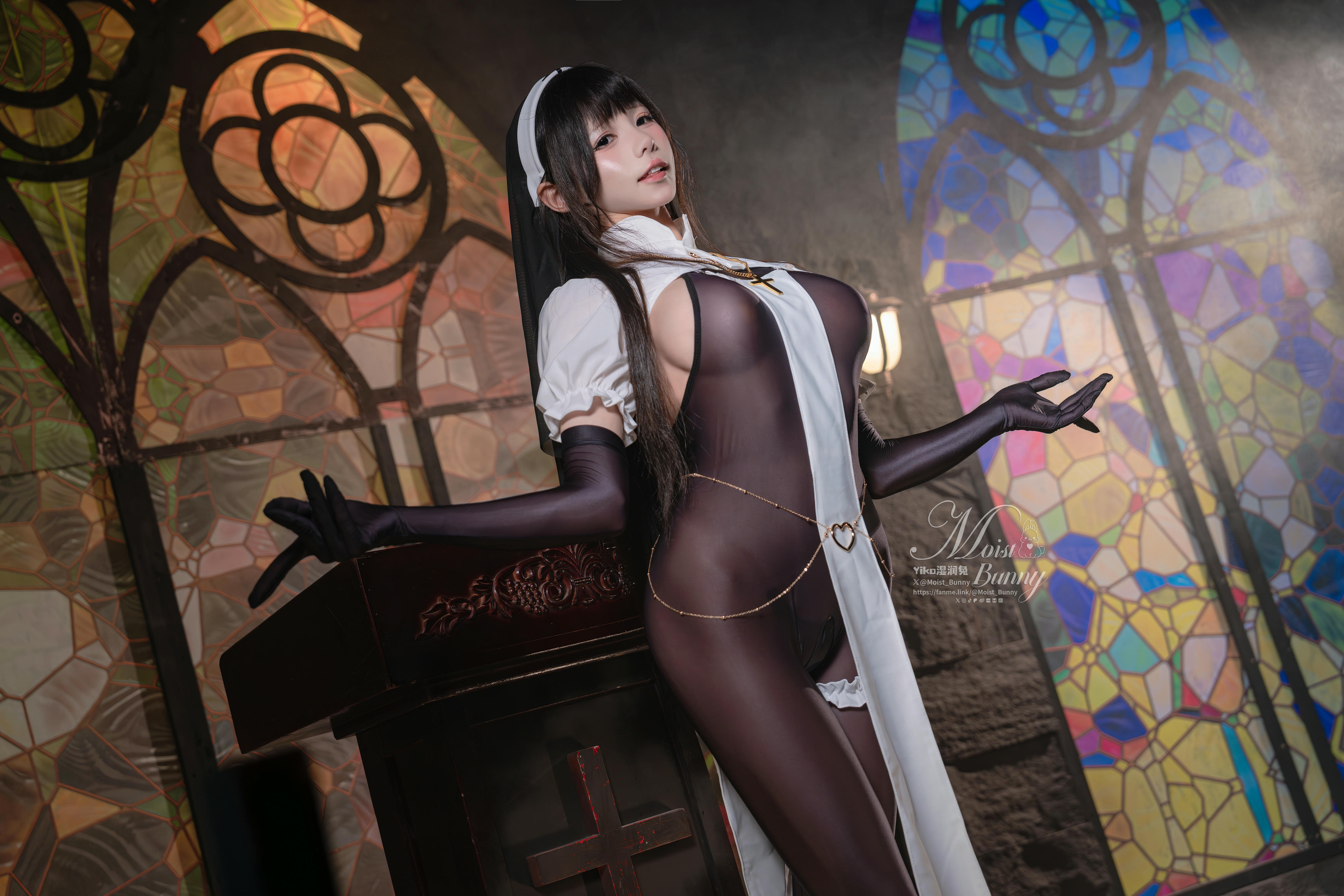 Yiko湿润兔 NO.210 25.01月作品『布道圣女』傲慢扭胯舞 [72P1V 1.71GB]_第2集