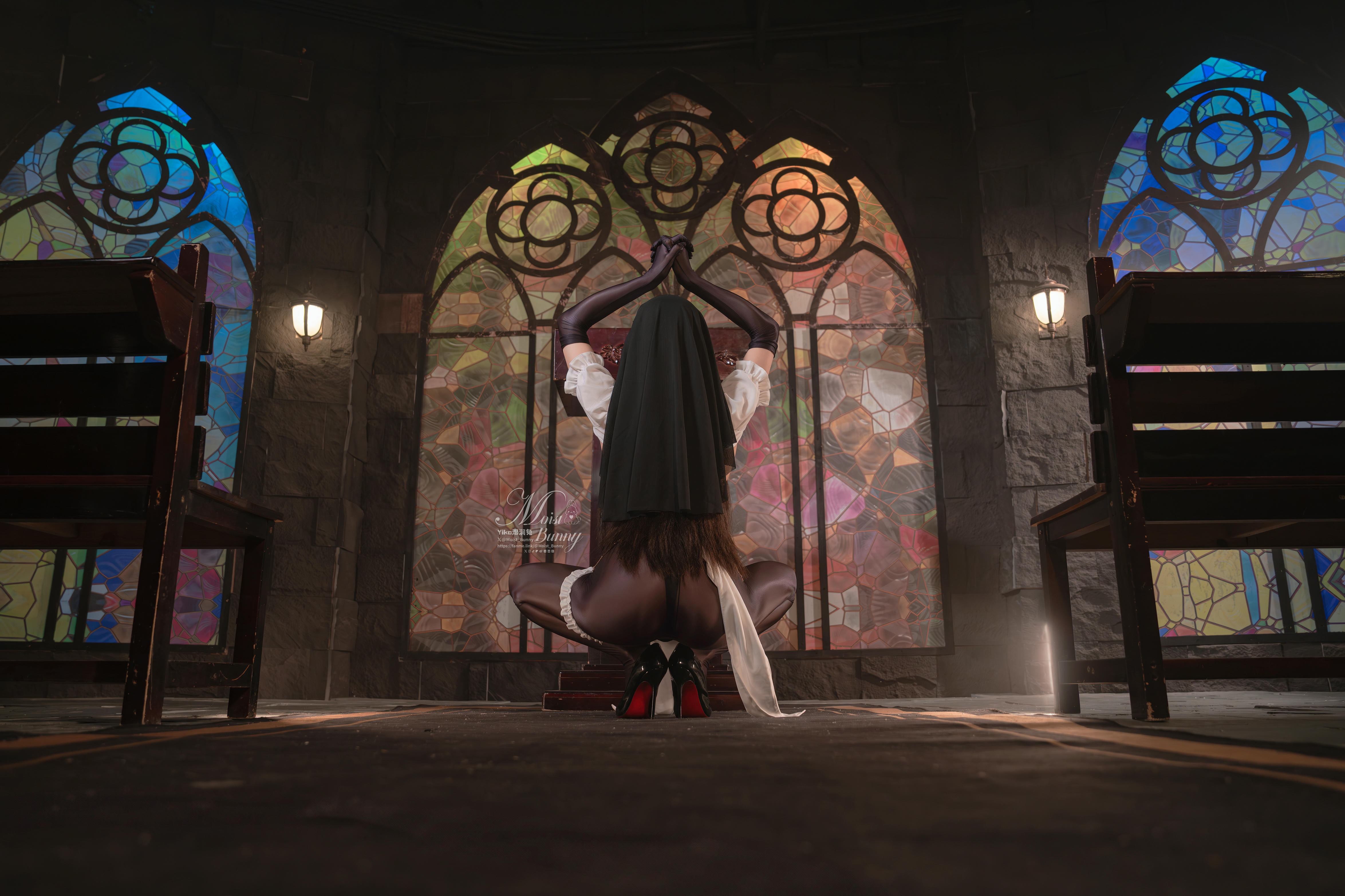 Yiko湿润兔 NO.210 25.01月作品『布道圣女』傲慢扭胯舞 [72P1V 1.71GB]_第2集