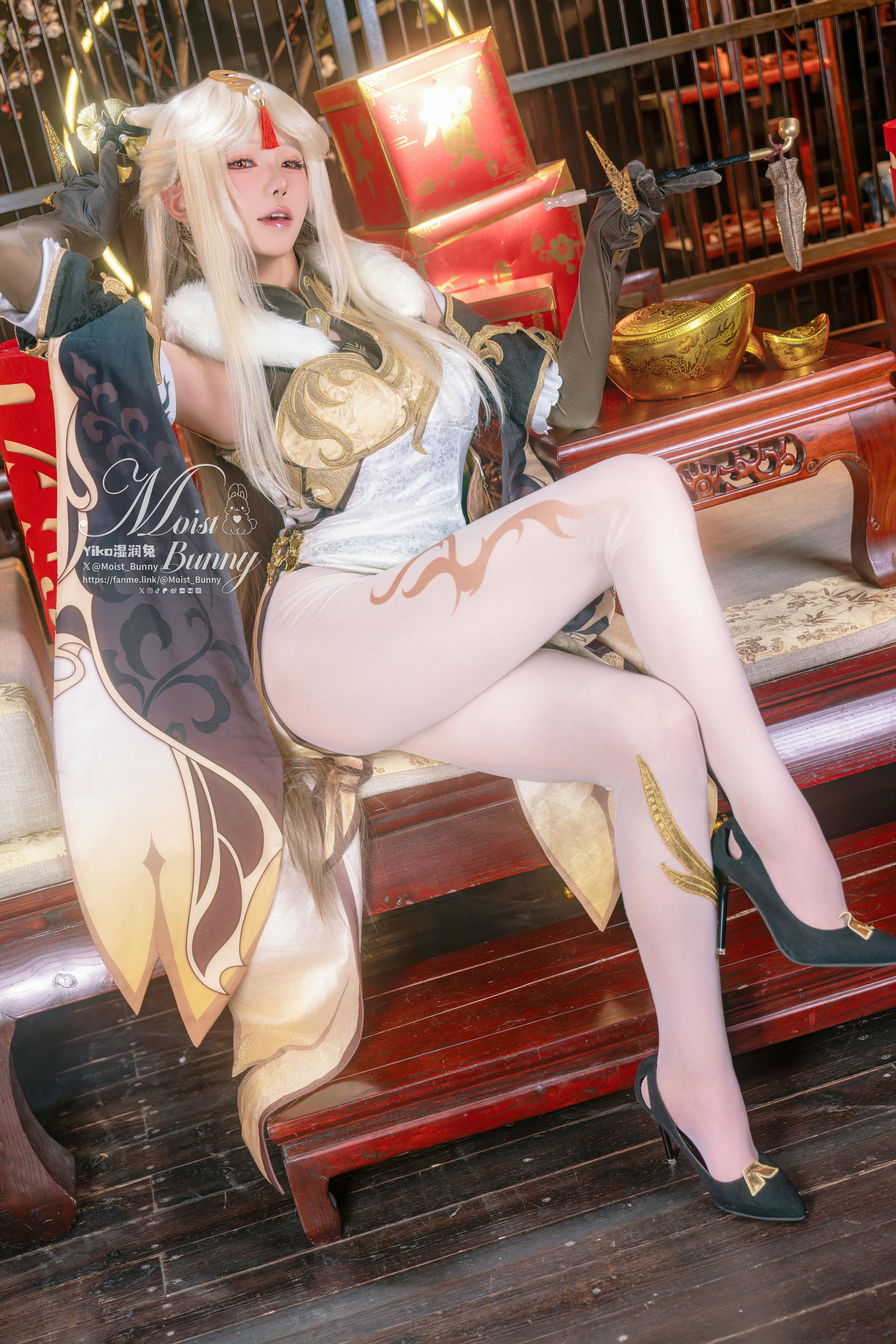 Yiko湿润兔 NO.212 25.02月作品『金蛇来财 凝光贺岁』Good night kiss [89P+1V 1.74GB]_第1集