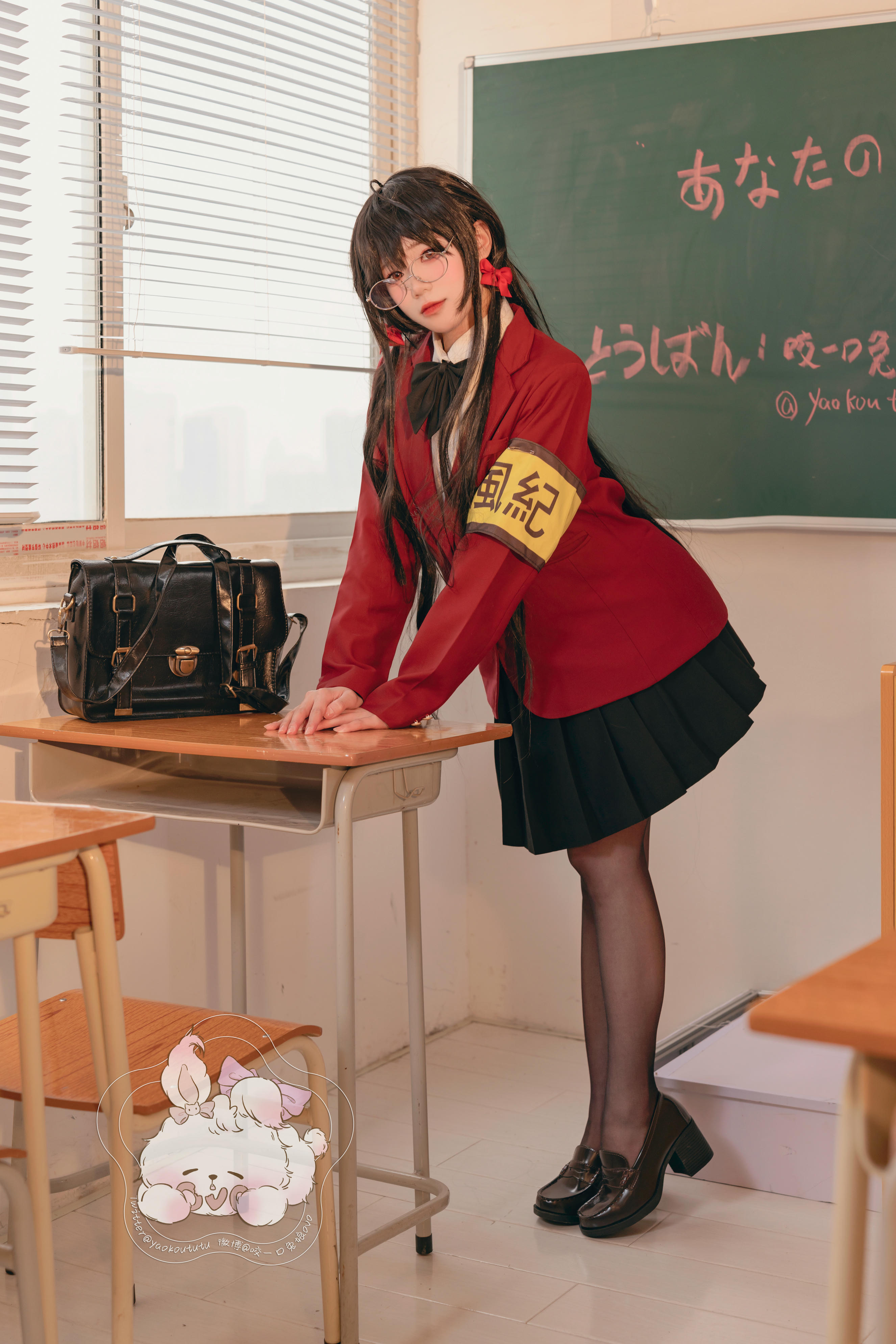 黏黏团子兔 NO.042 风纪委员大凤 [57P+1V 1.40GB]_第1集