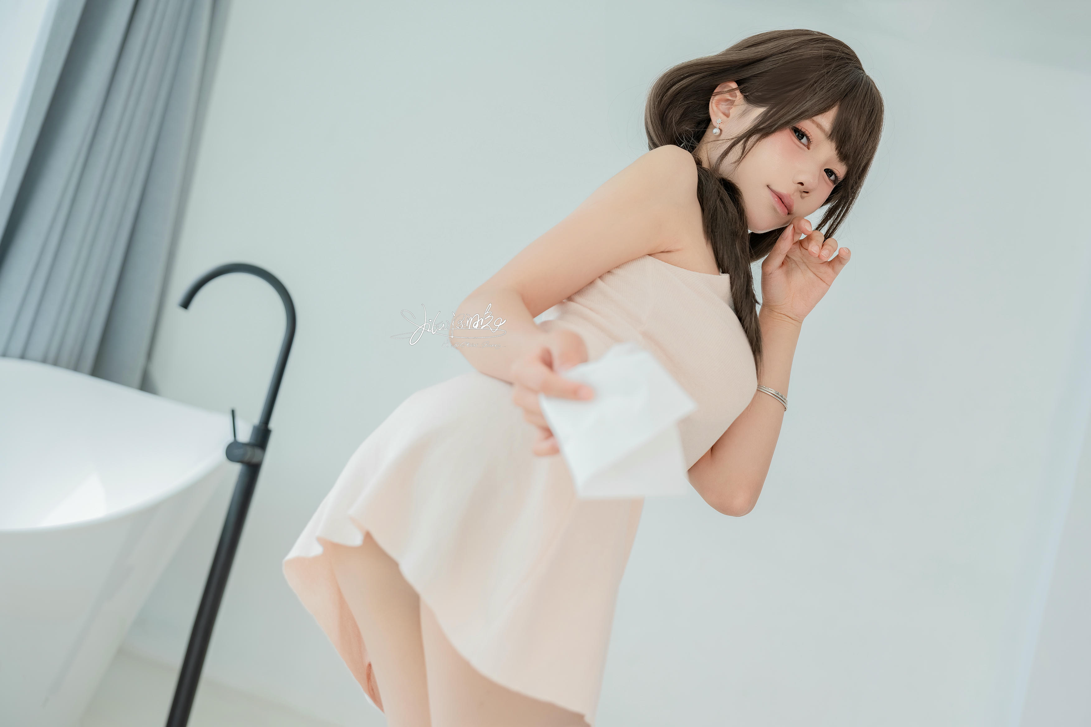 Yiko湿润兔 NO.199 24.11月作品『同居姐姐』GENIE [75P1V 1.20GB]_第1集